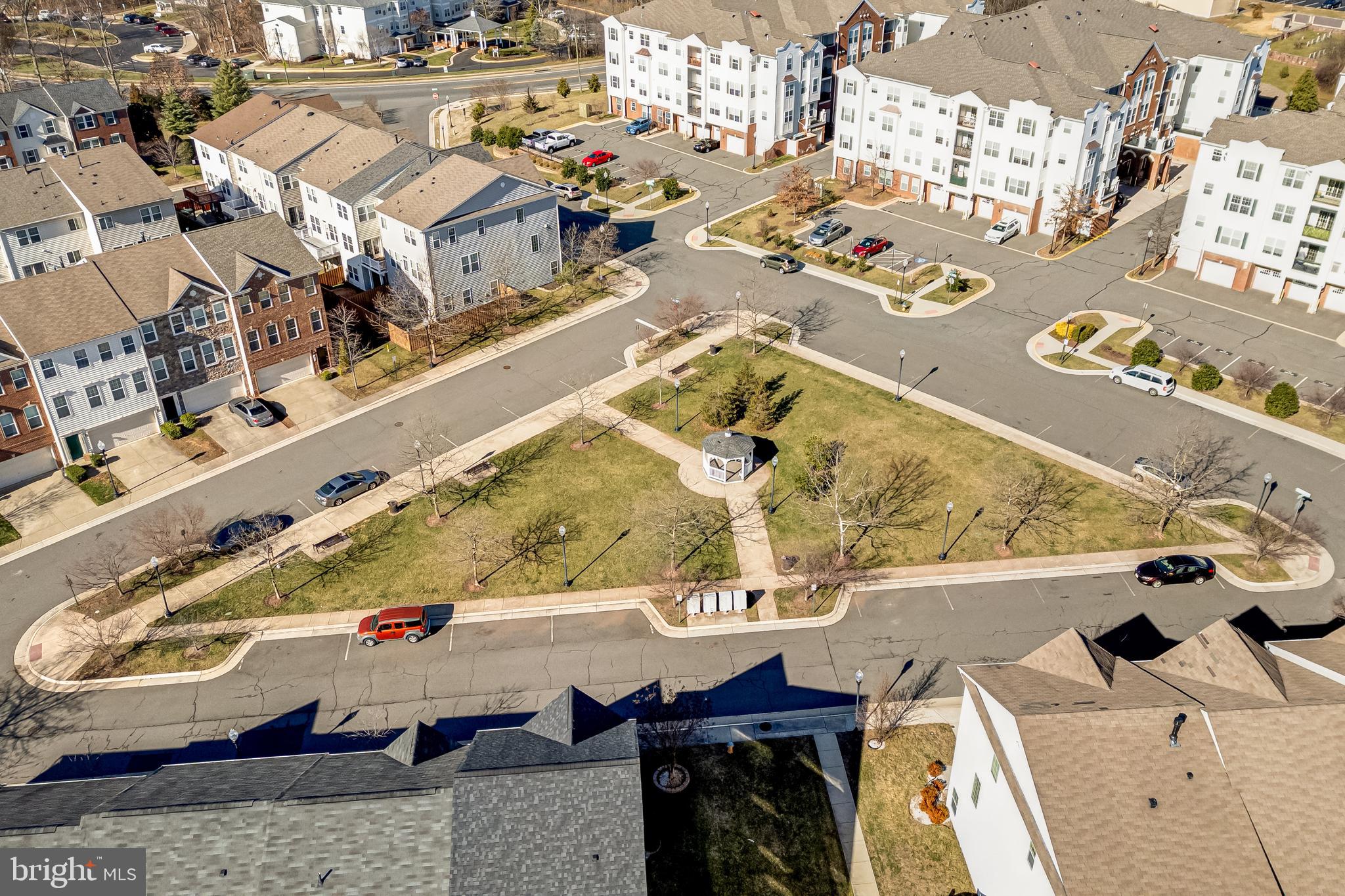 WELLINGTON CONDOMINIUM - Residential