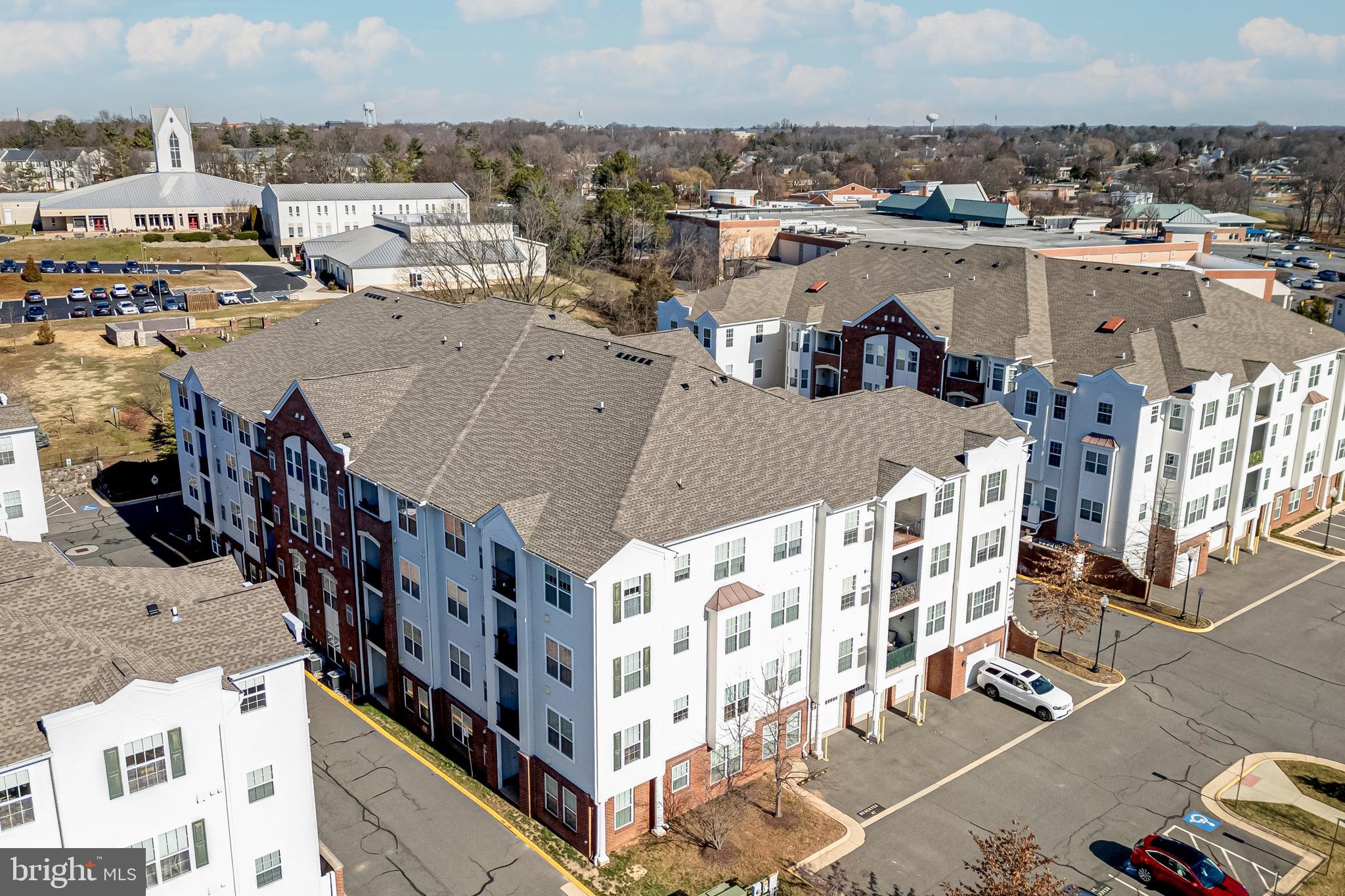 WELLINGTON CONDOMINIUM - Residential