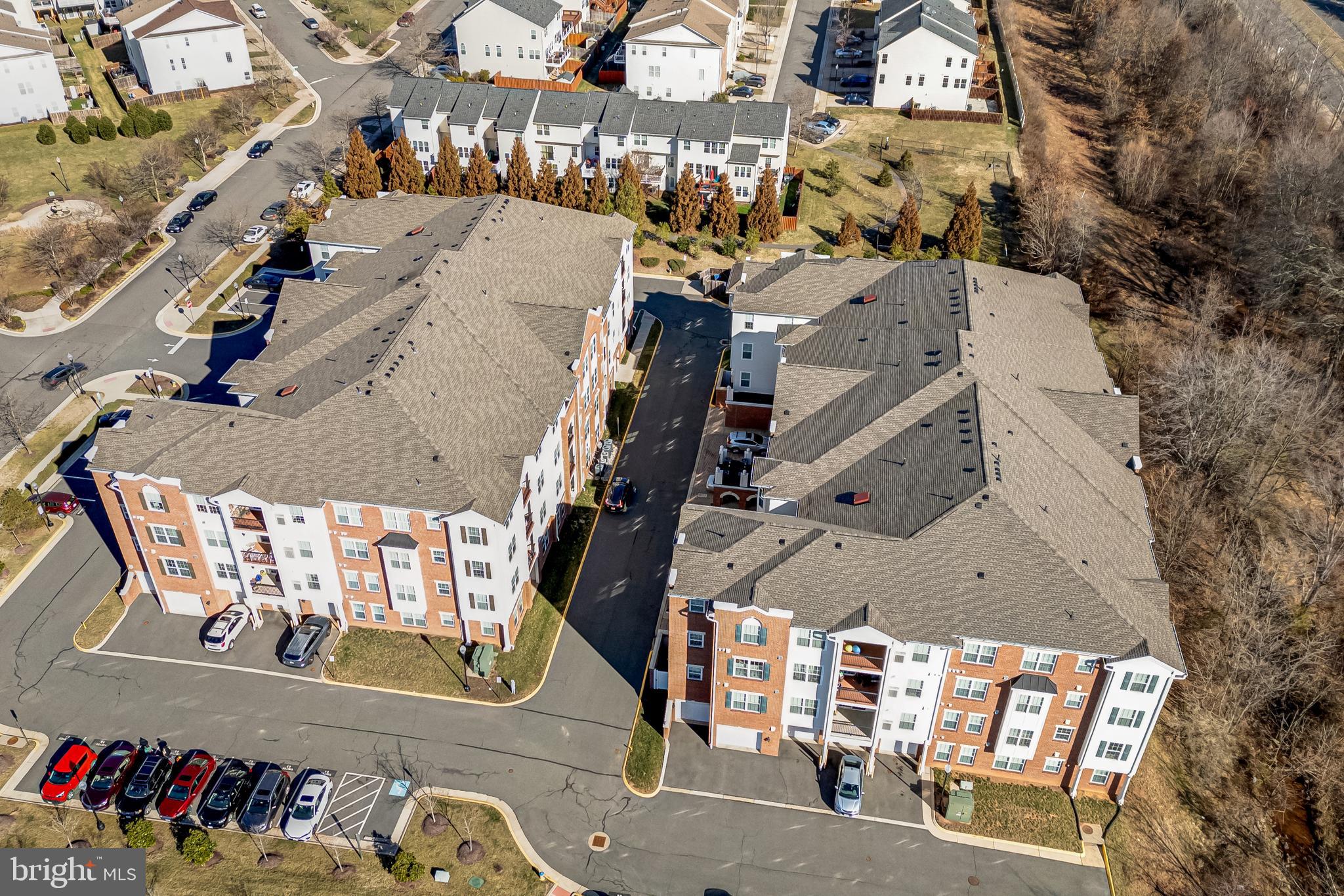 WELLINGTON CONDOMINIUM - Residential