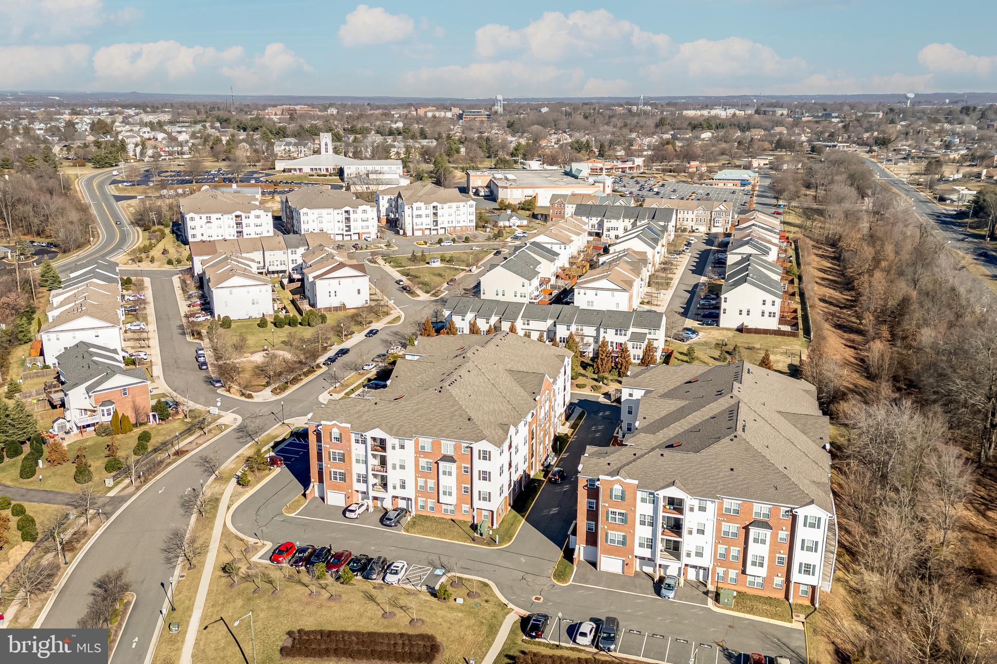 WELLINGTON CONDOMINIUM - Residential