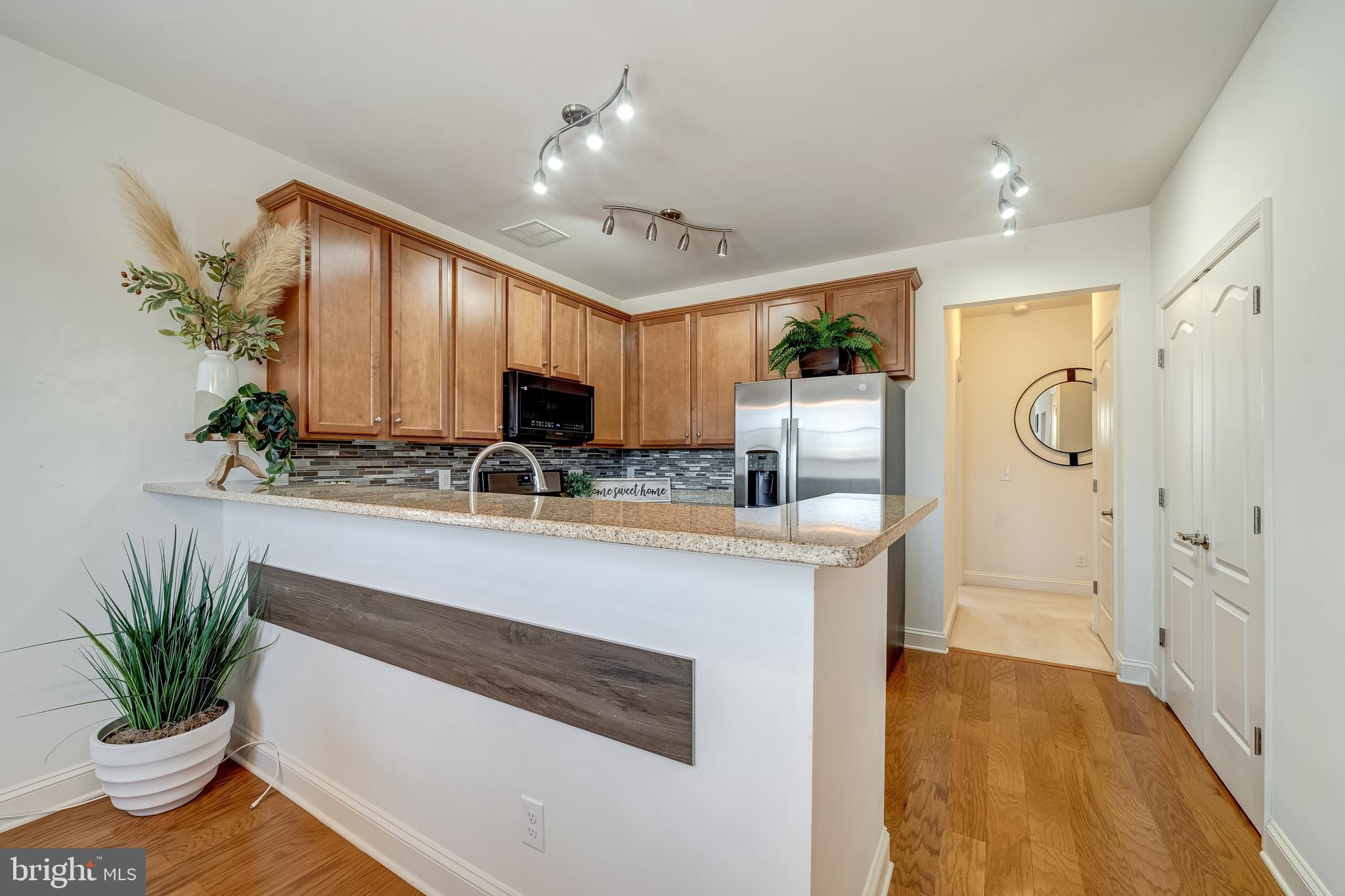 WELLINGTON CONDOMINIUM - Residential