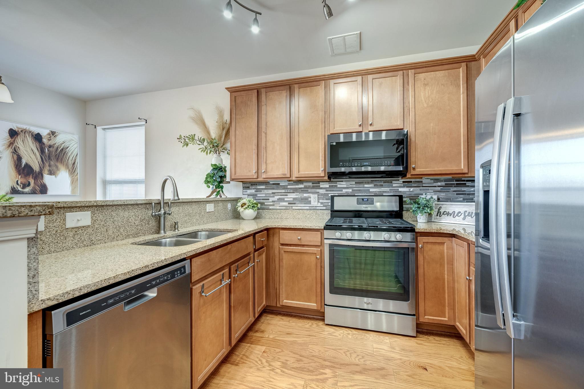 WELLINGTON CONDOMINIUM - Residential