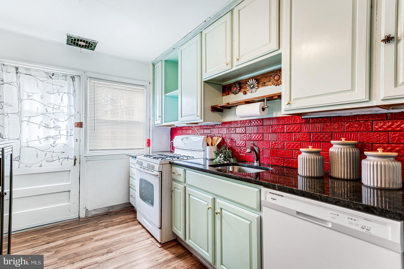 ACADEMY HEIGHTS - Residential