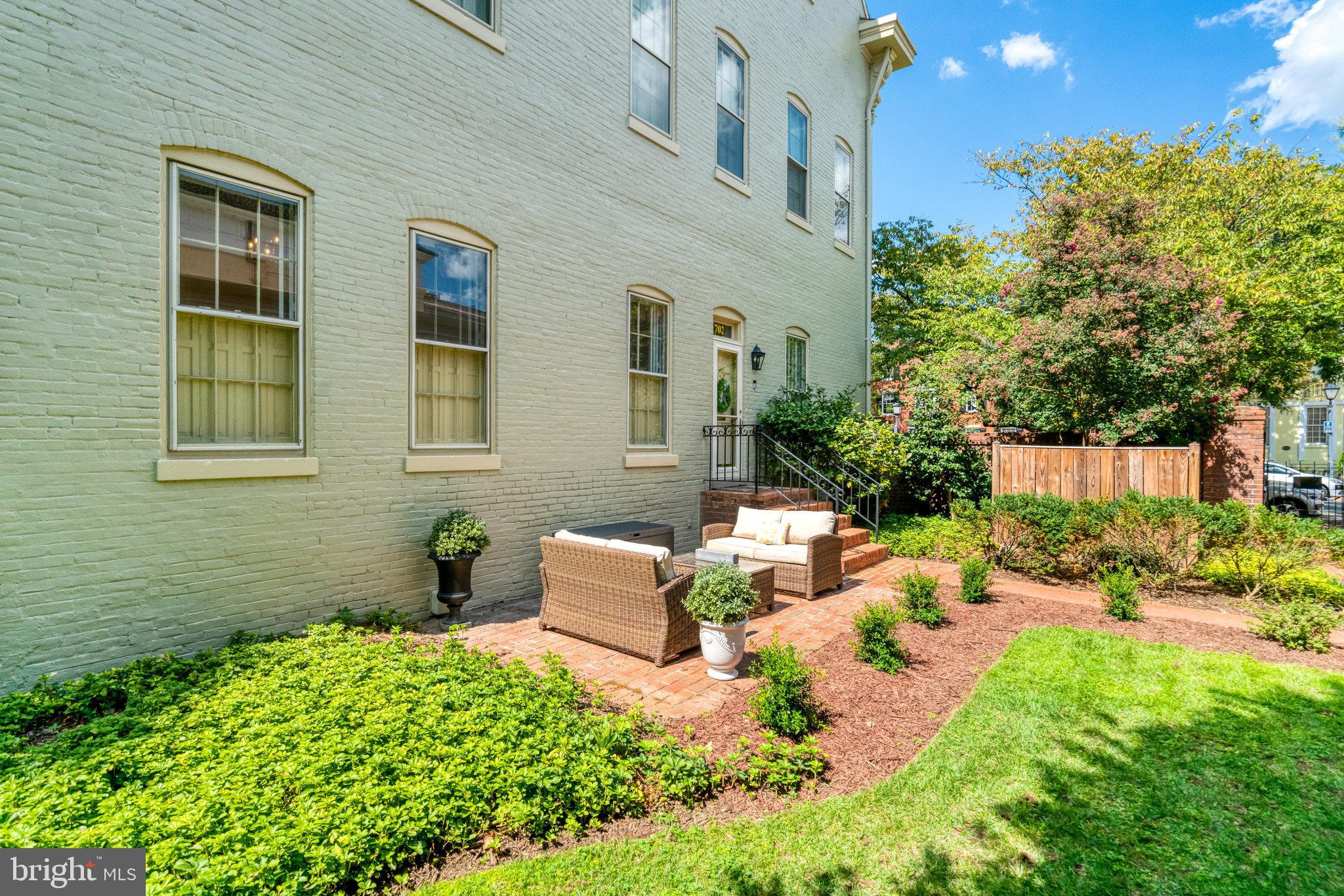 SWANN DAINGERFIELD - Residential