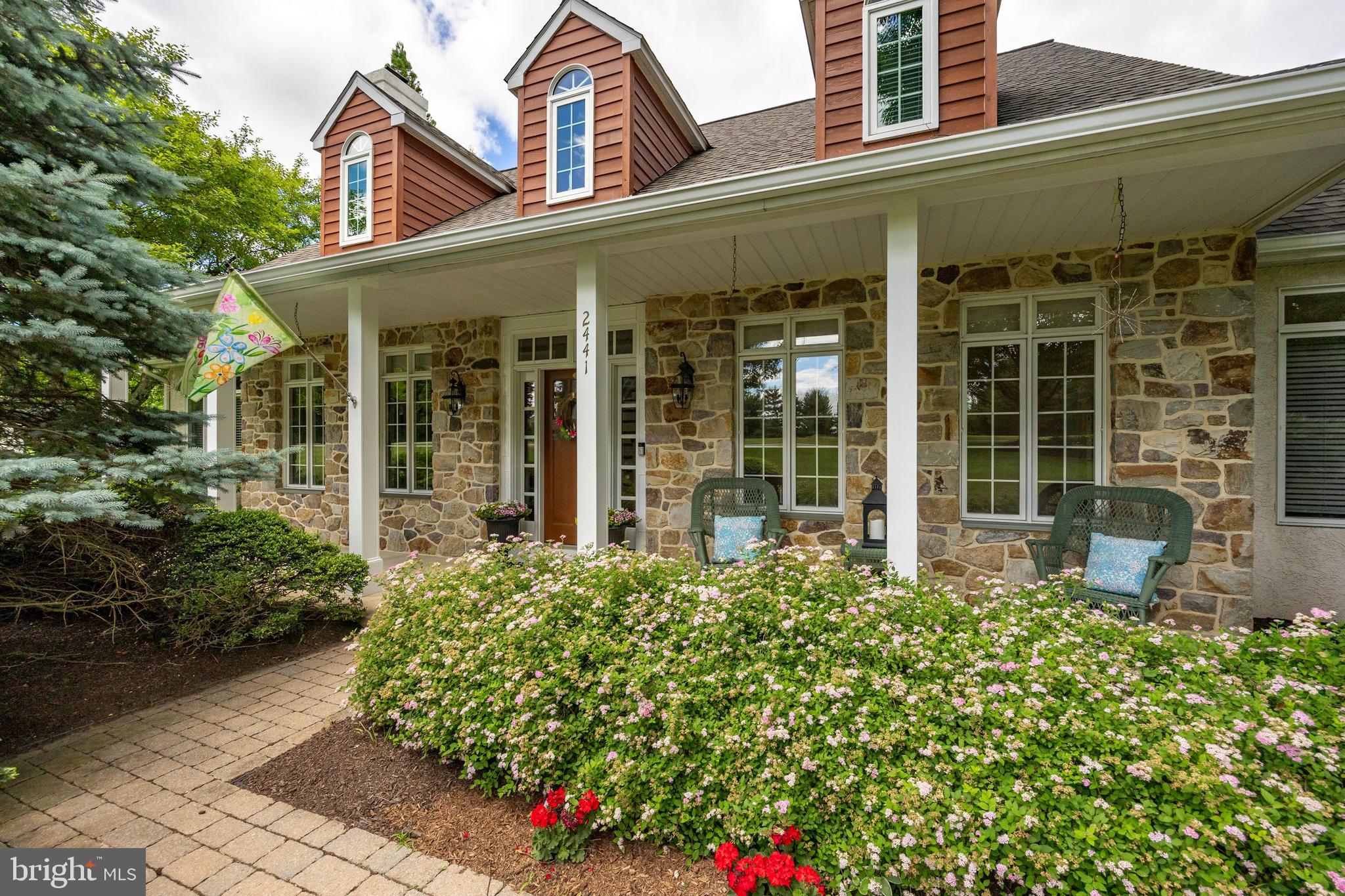 FOX POINTE - Residential