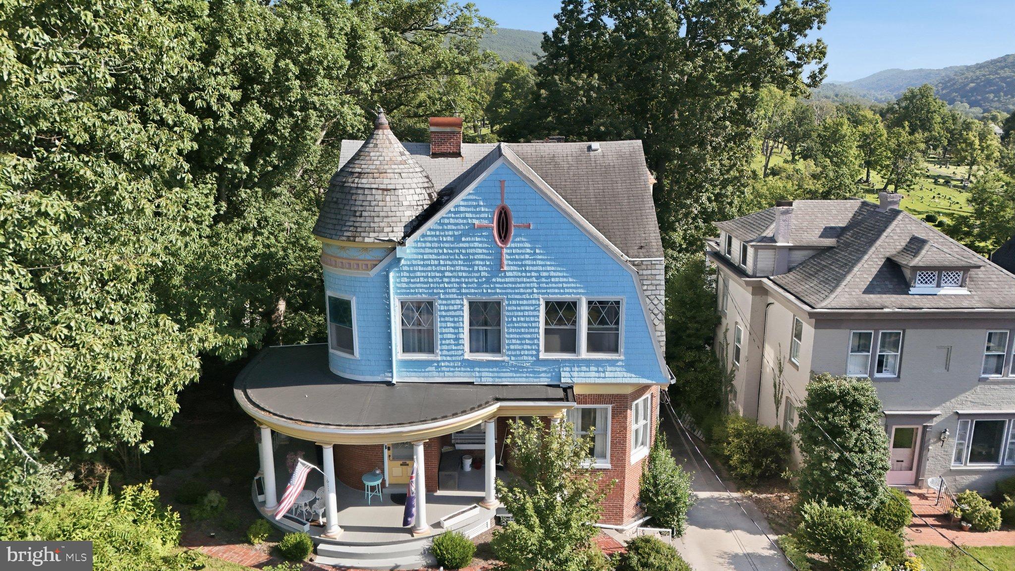 611 WASHINGTON STREET