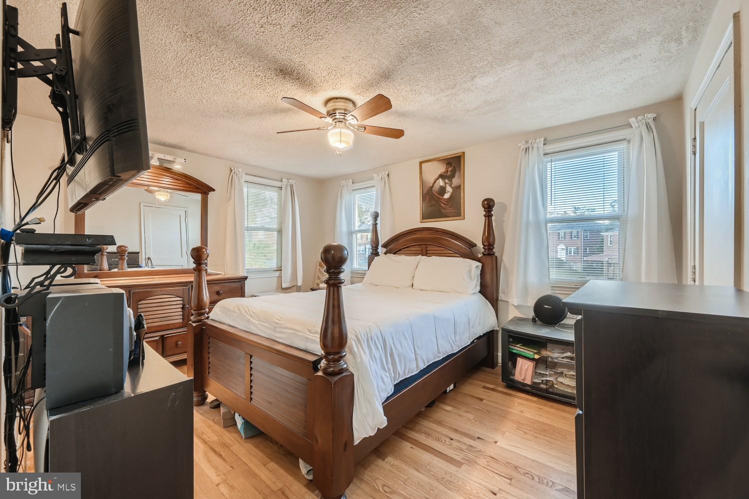 WEST HILLS - Residential