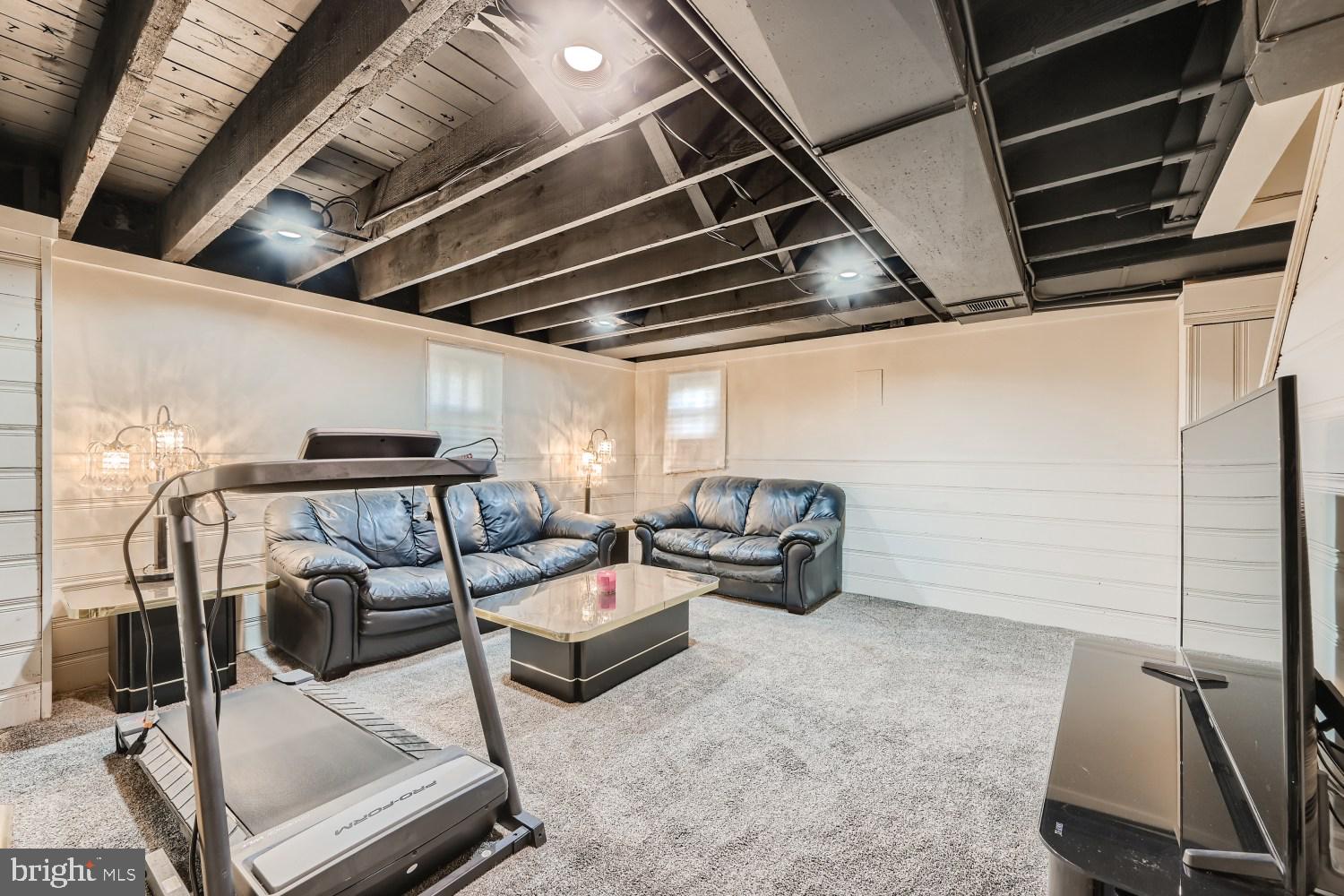 WEST HILLS - Residential