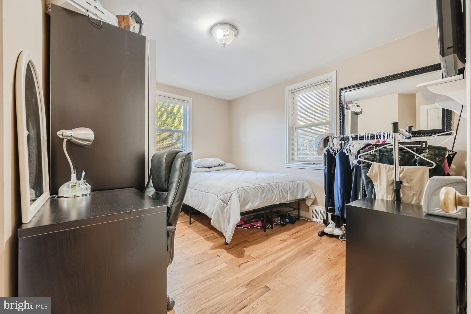 WEST HILLS - Residential