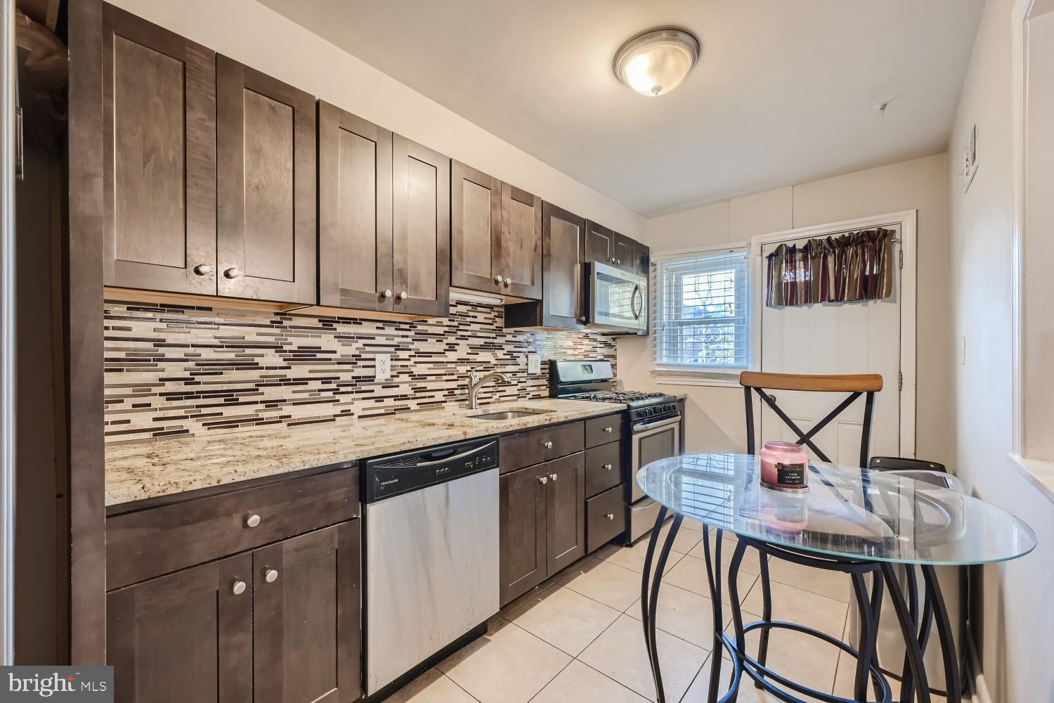 WEST HILLS - Residential