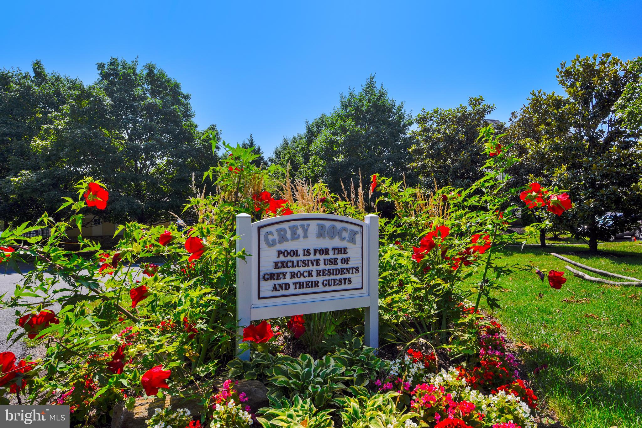GREY ROCK VILLAS - Residential