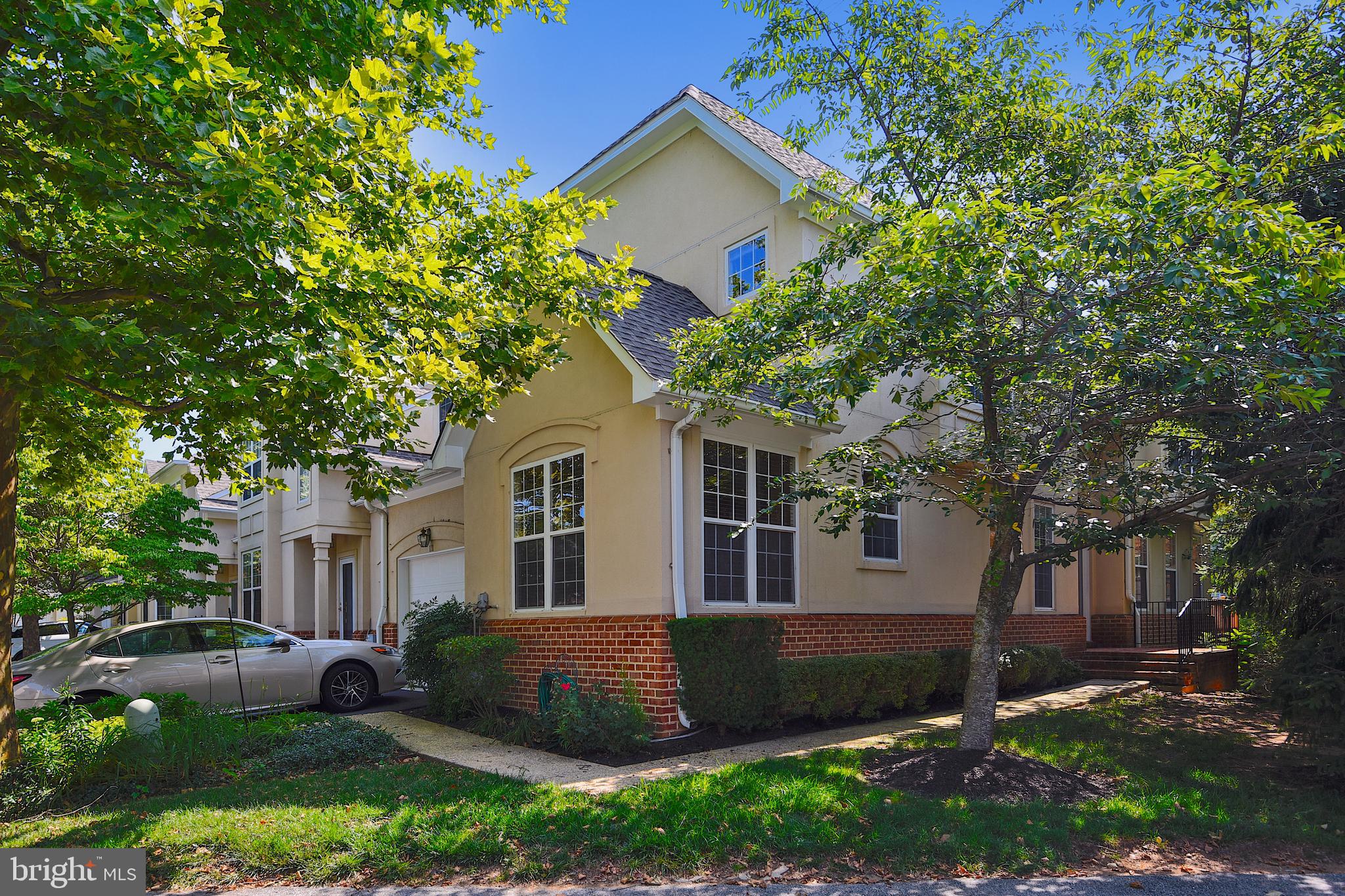 GREY ROCK VILLAS - Residential