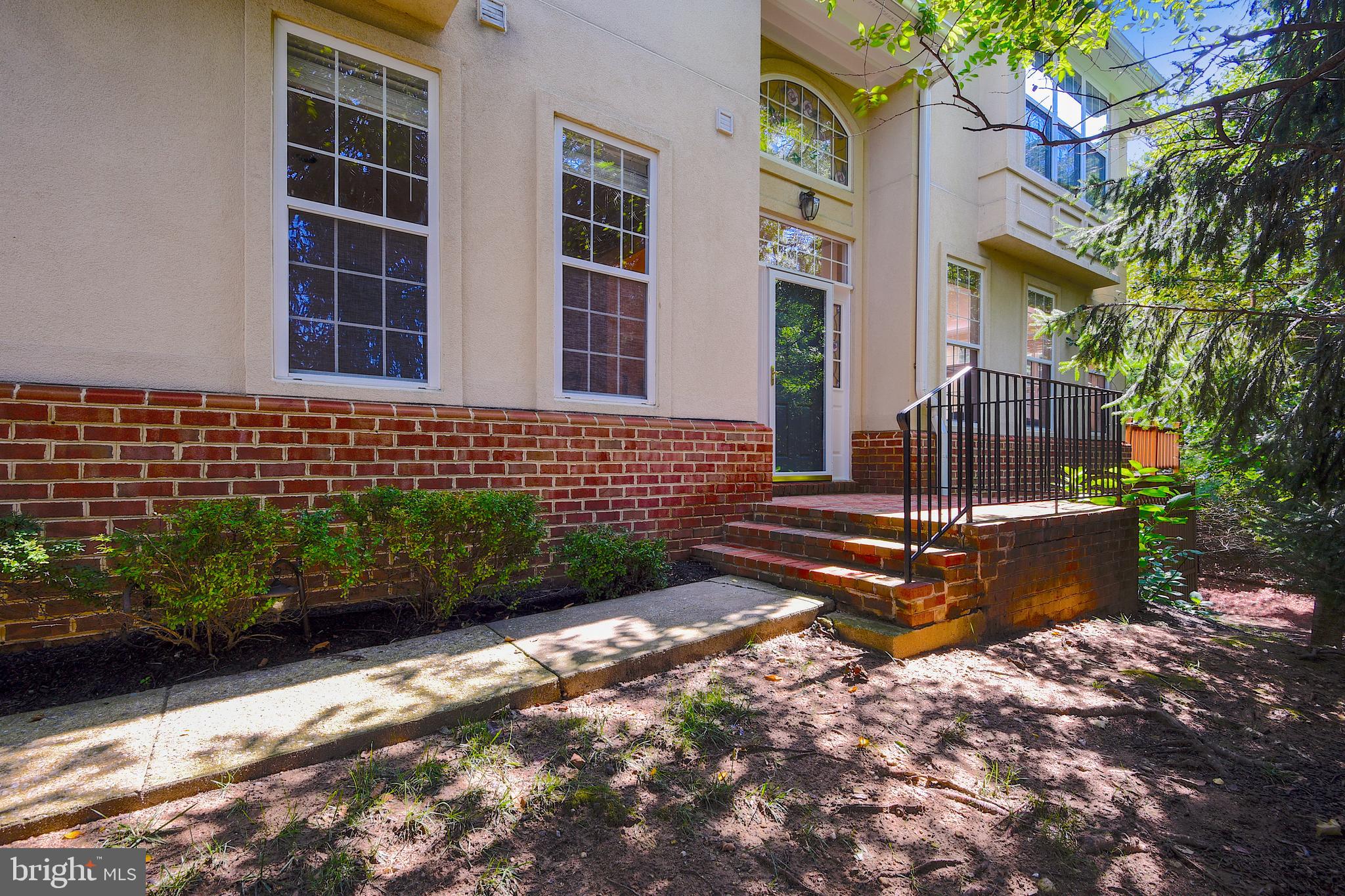 GREY ROCK VILLAS - Residential