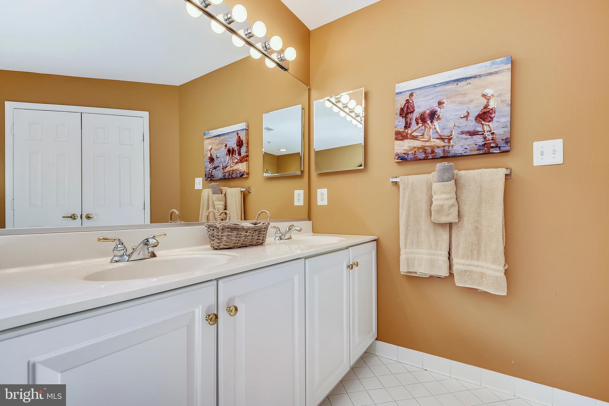 GREY ROCK VILLAS - Residential