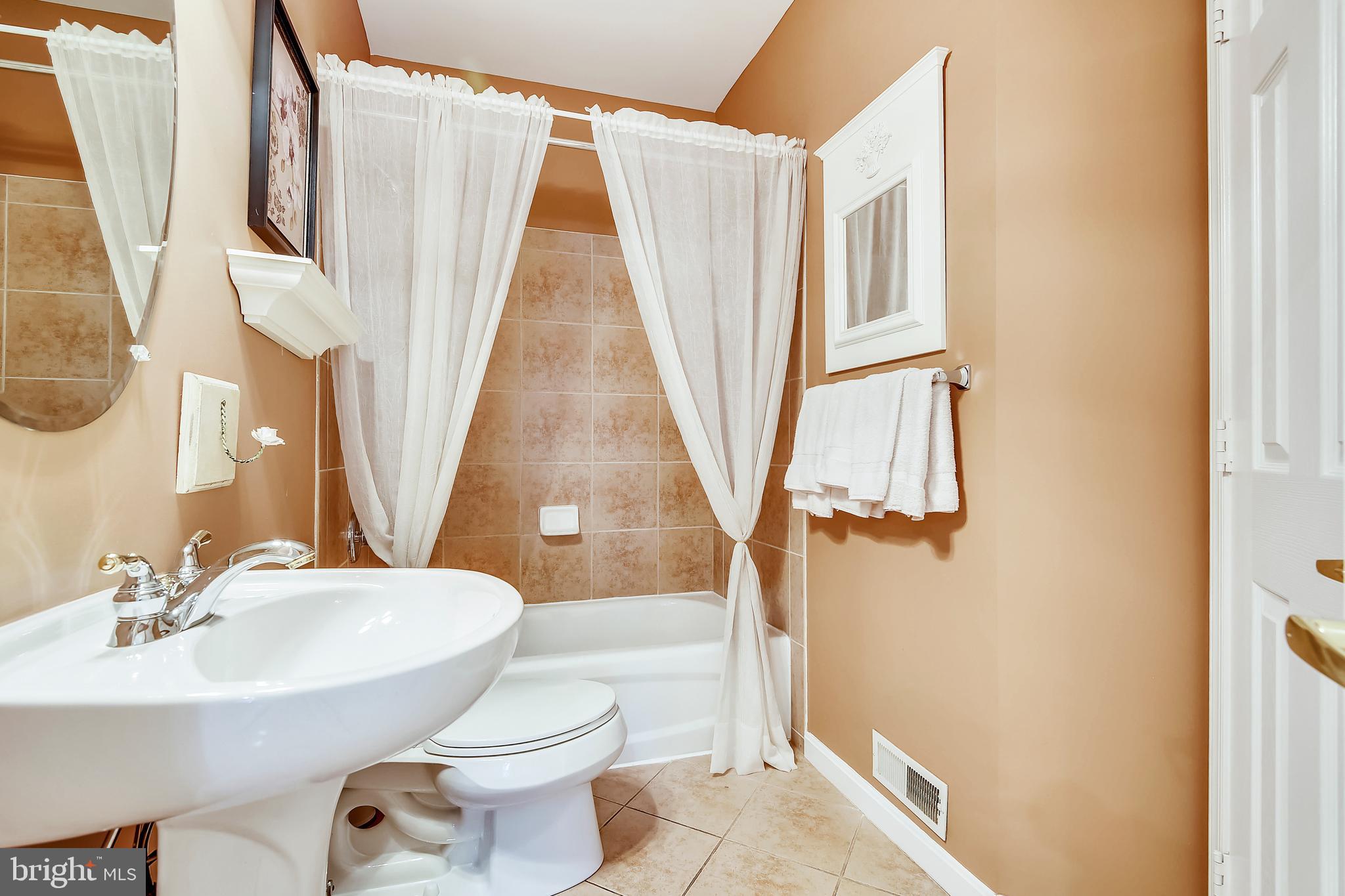 GREY ROCK VILLAS - Residential