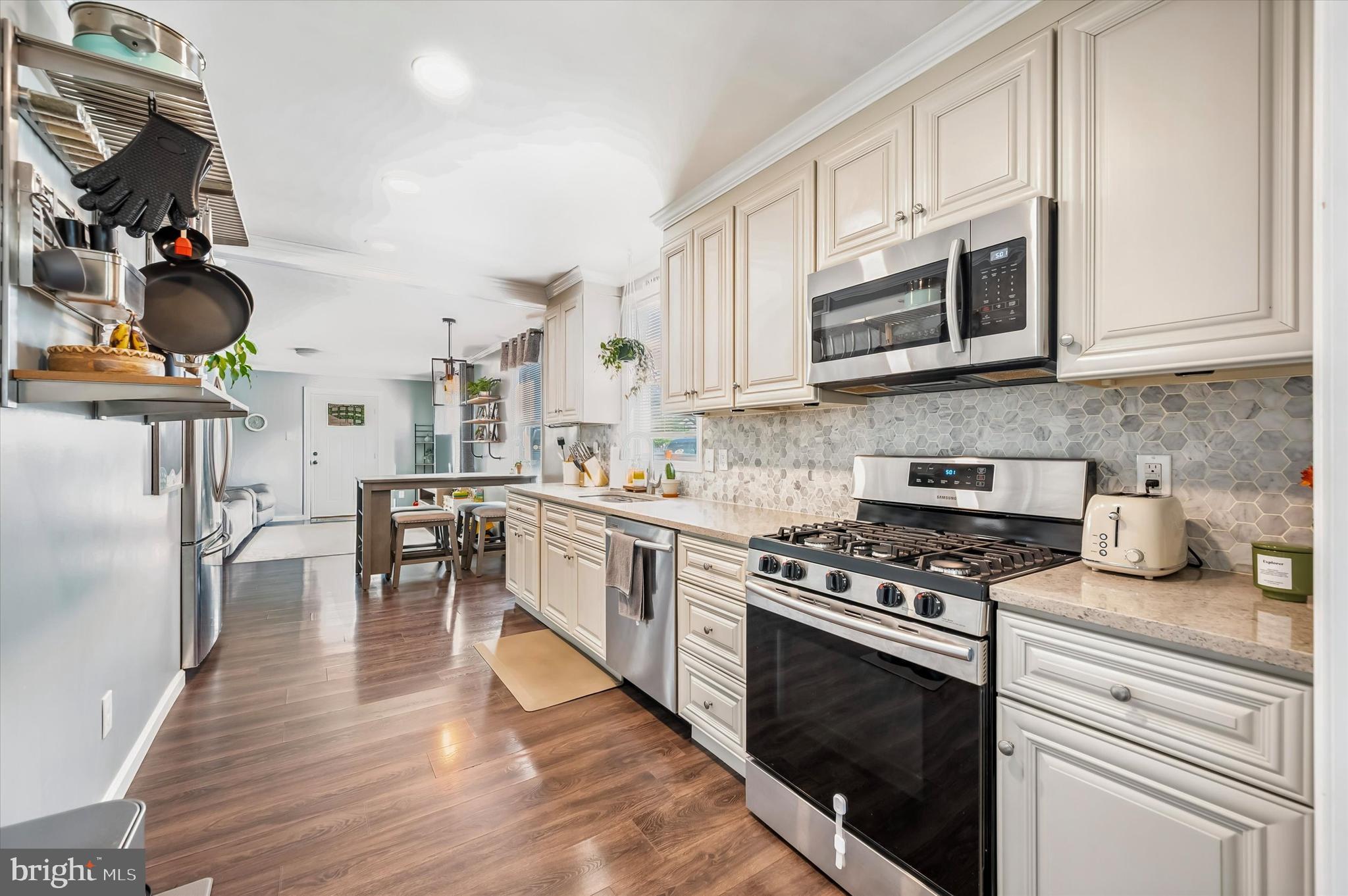 ROSLYN - Residential