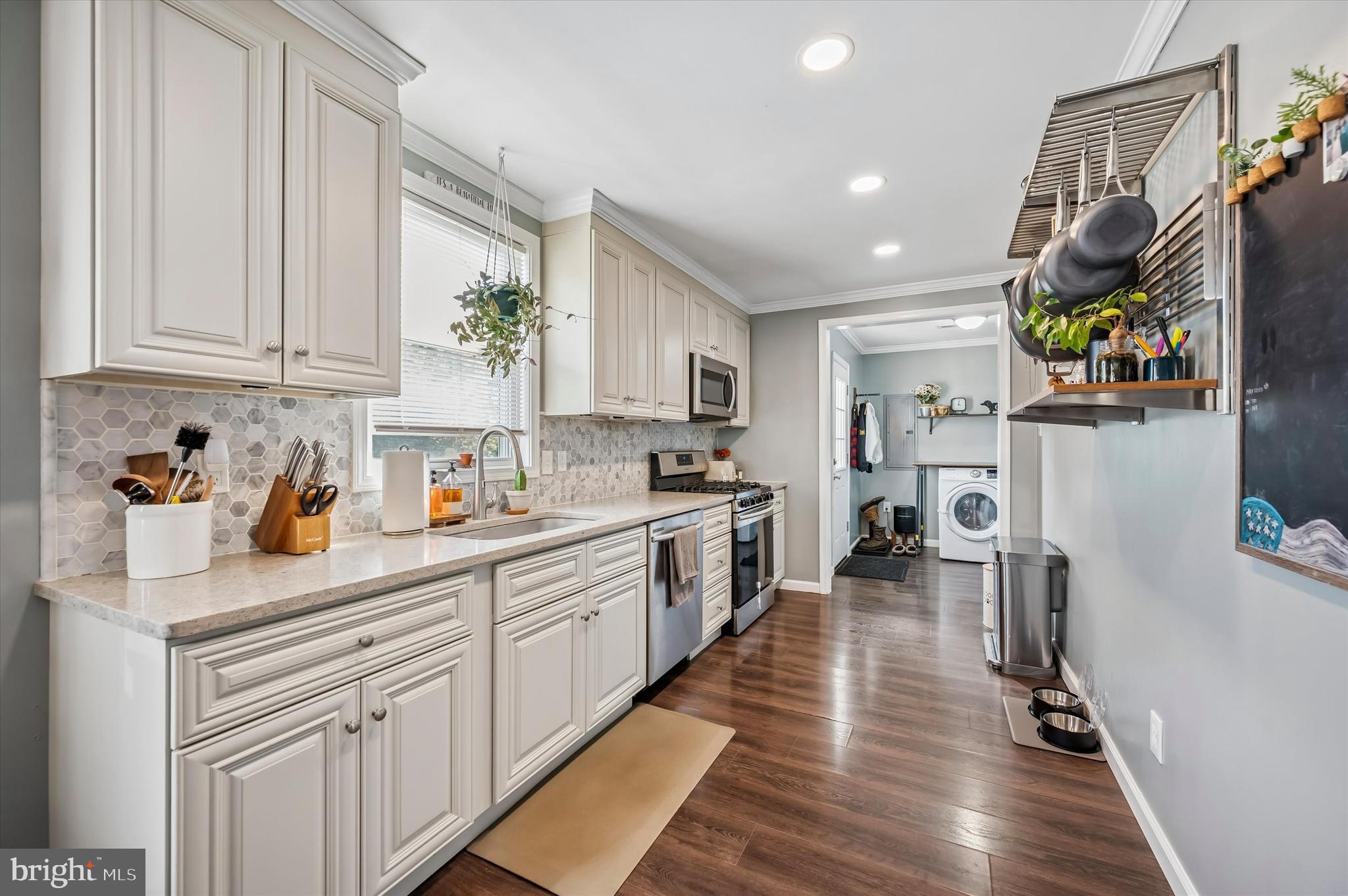 ROSLYN - Residential