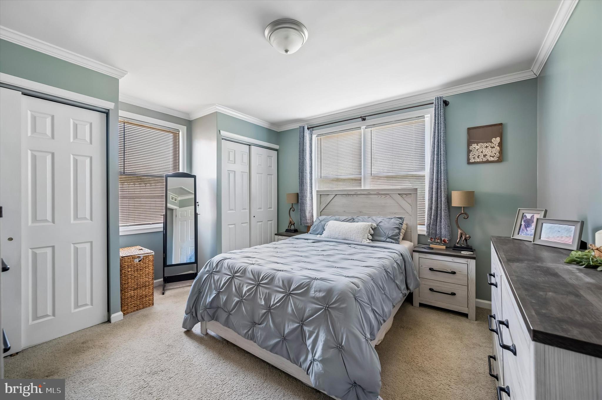ROSLYN - Residential