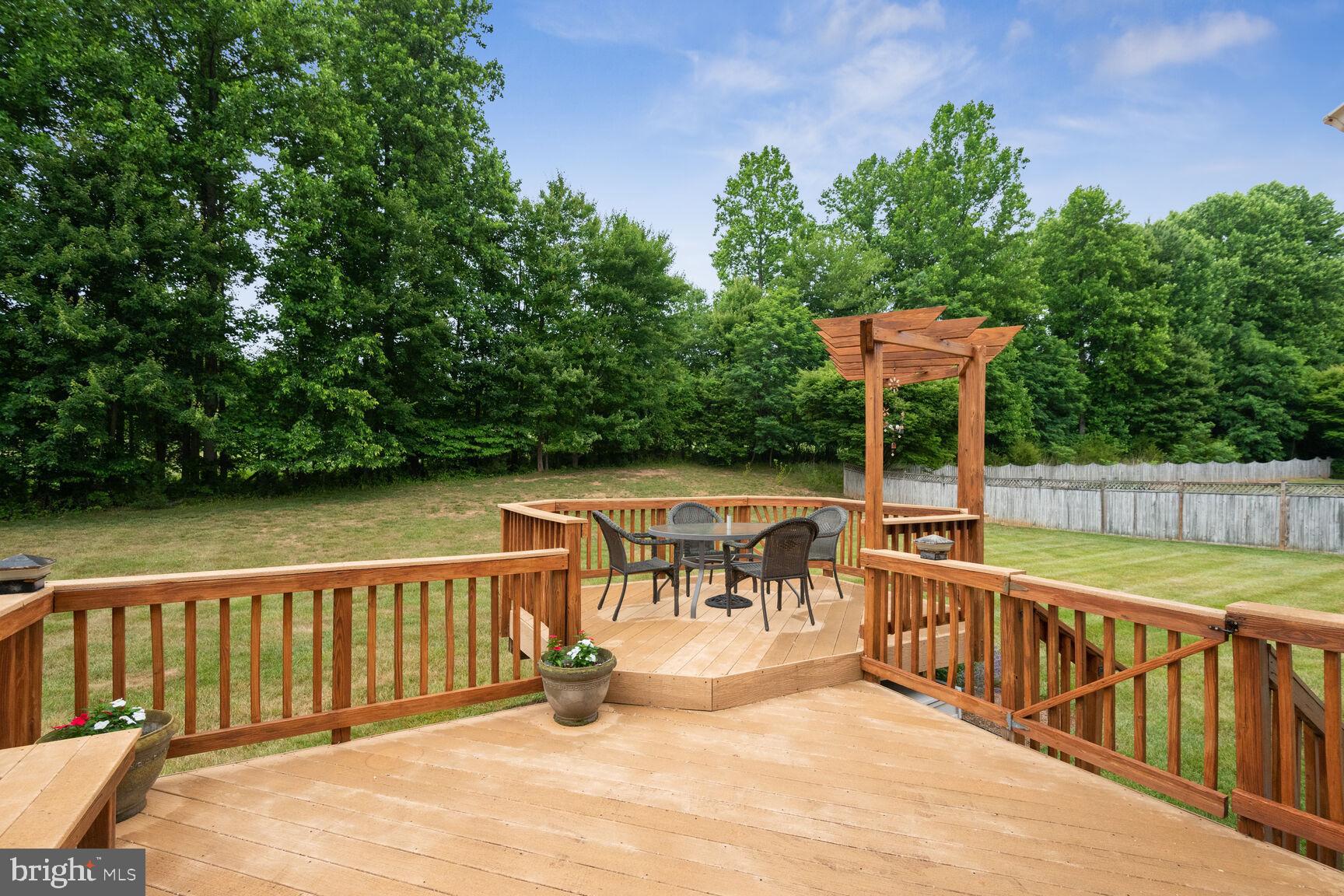 HAMPSHIRE GREENS - Residential