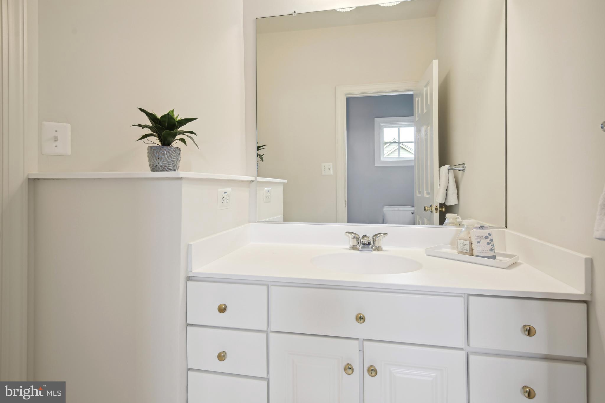 HAMPSHIRE GREENS - Residential