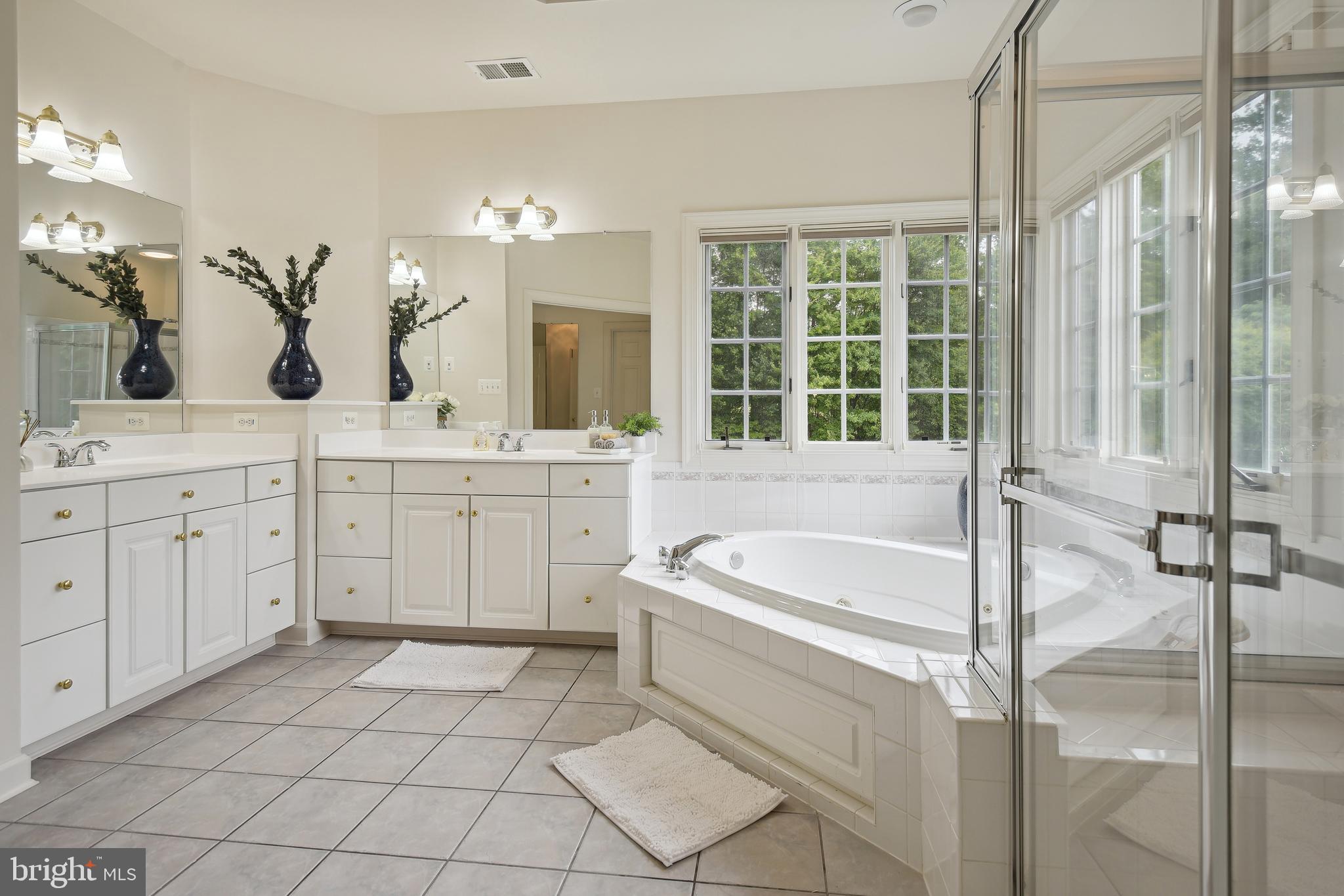 HAMPSHIRE GREENS - Residential