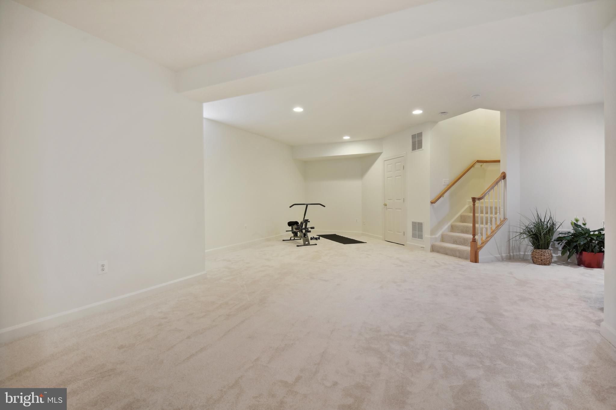 HAMPSHIRE GREENS - Residential