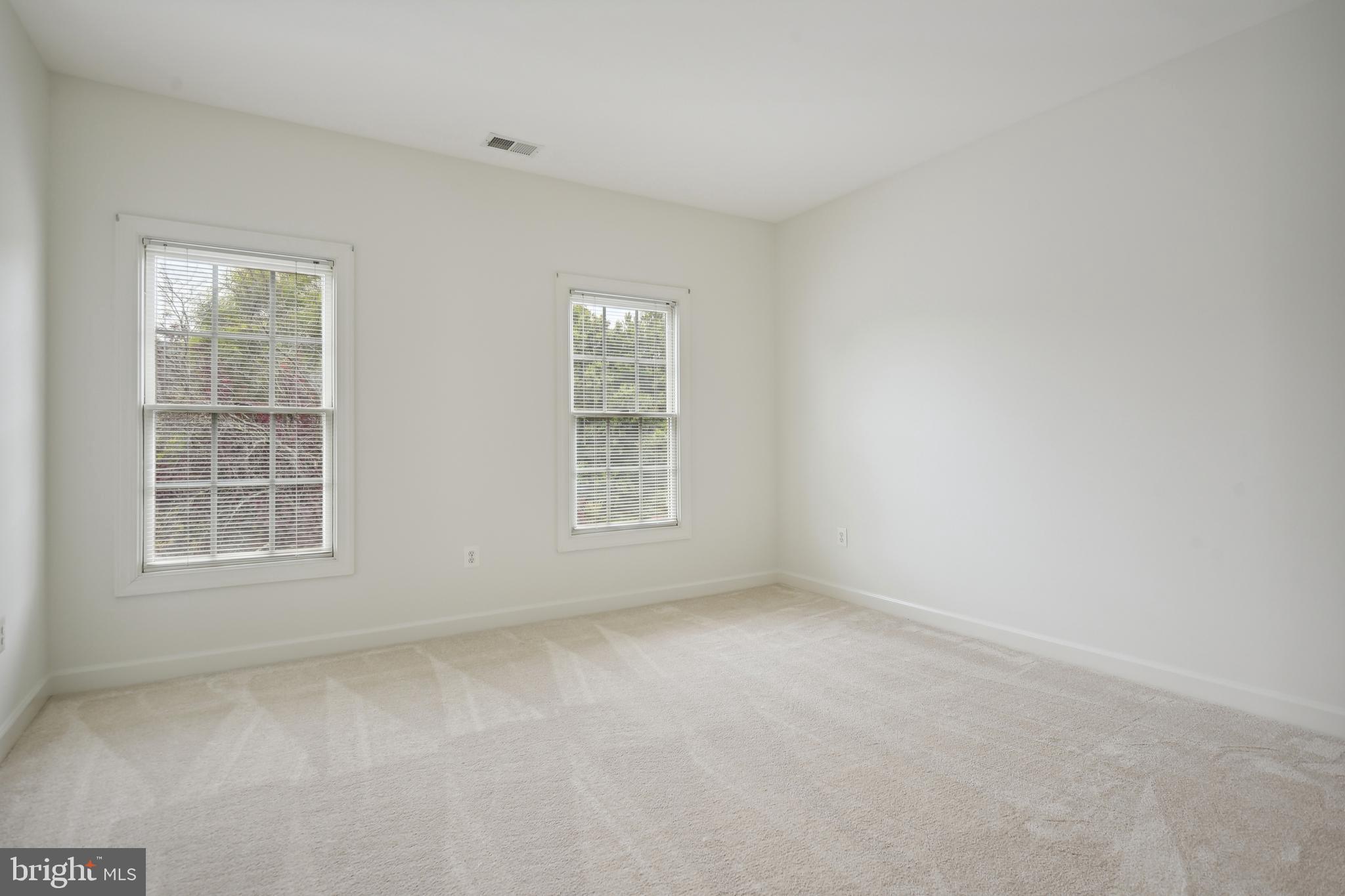 HAMPSHIRE GREENS - Residential