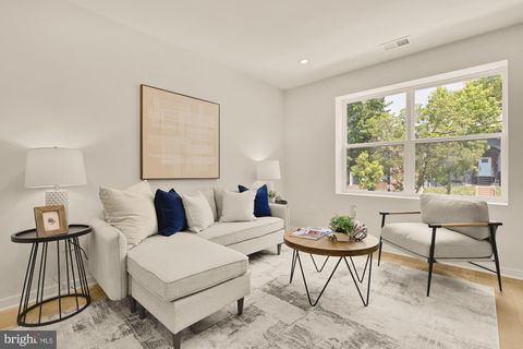 Photo of 2606 41st Street NW #4, WASHINGTON, DC 20007 (MLS # DCDC2233998)