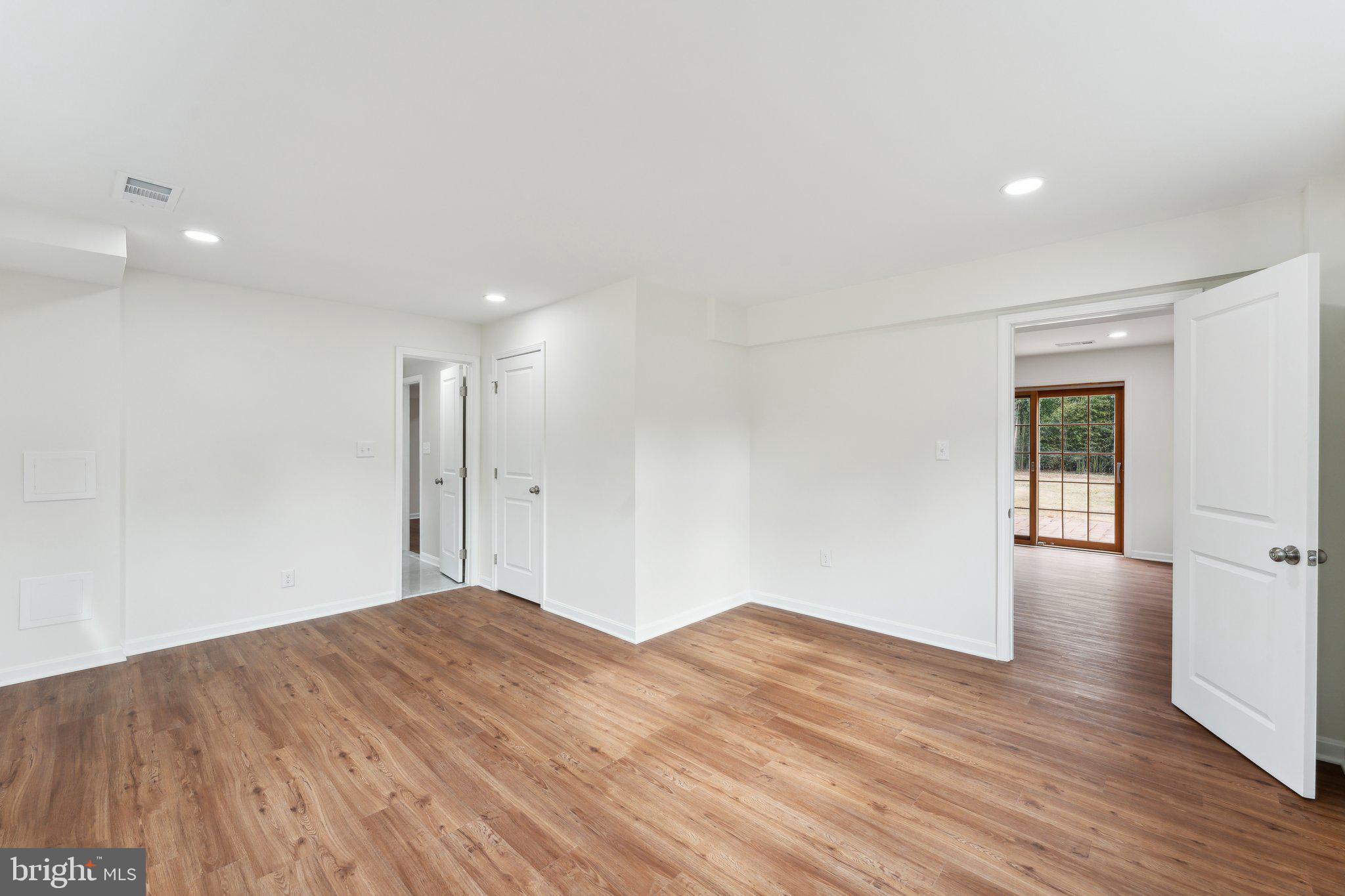 CARRIAGE HILL - Residential