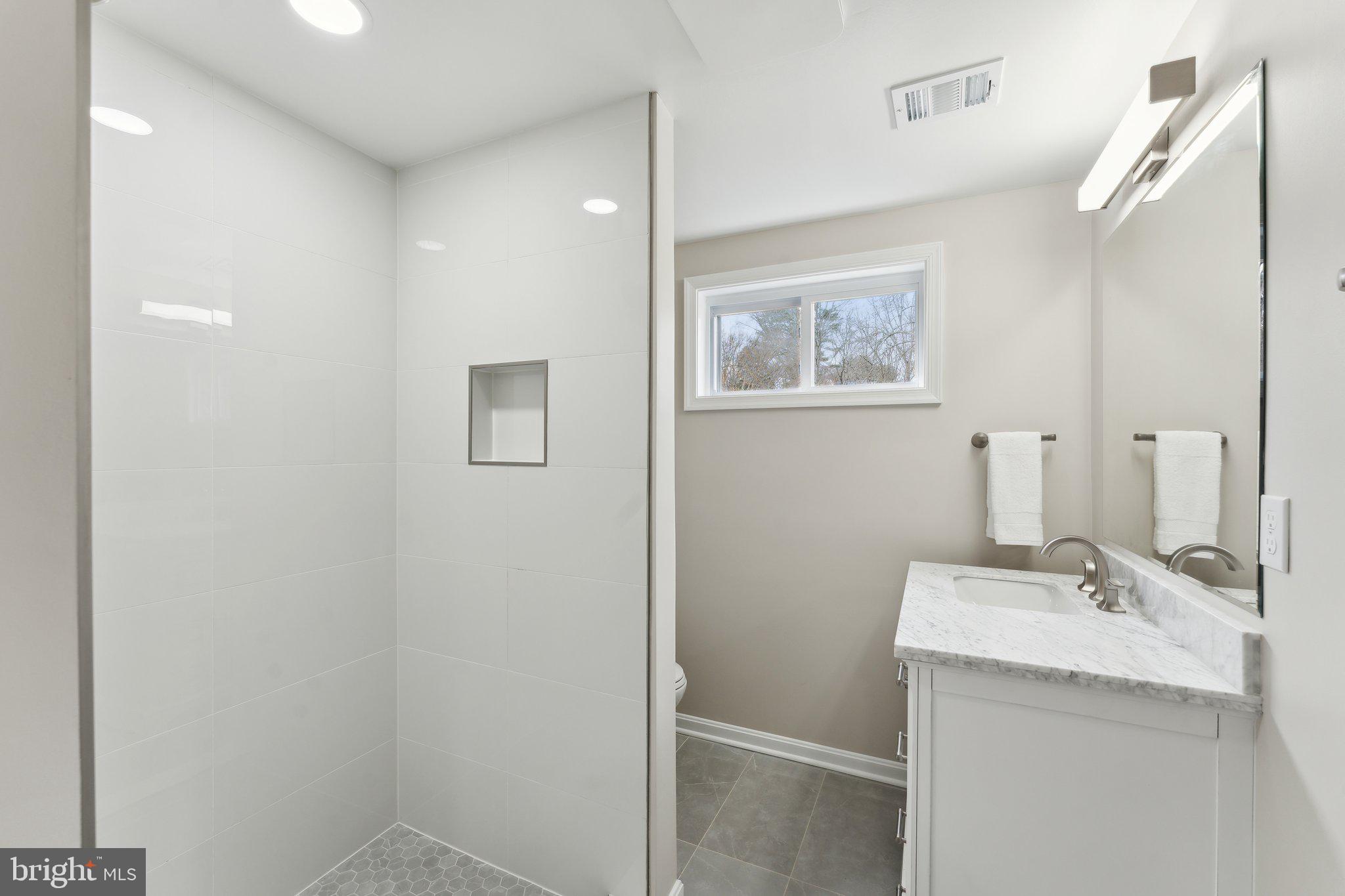 CARRIAGE HILL - Residential