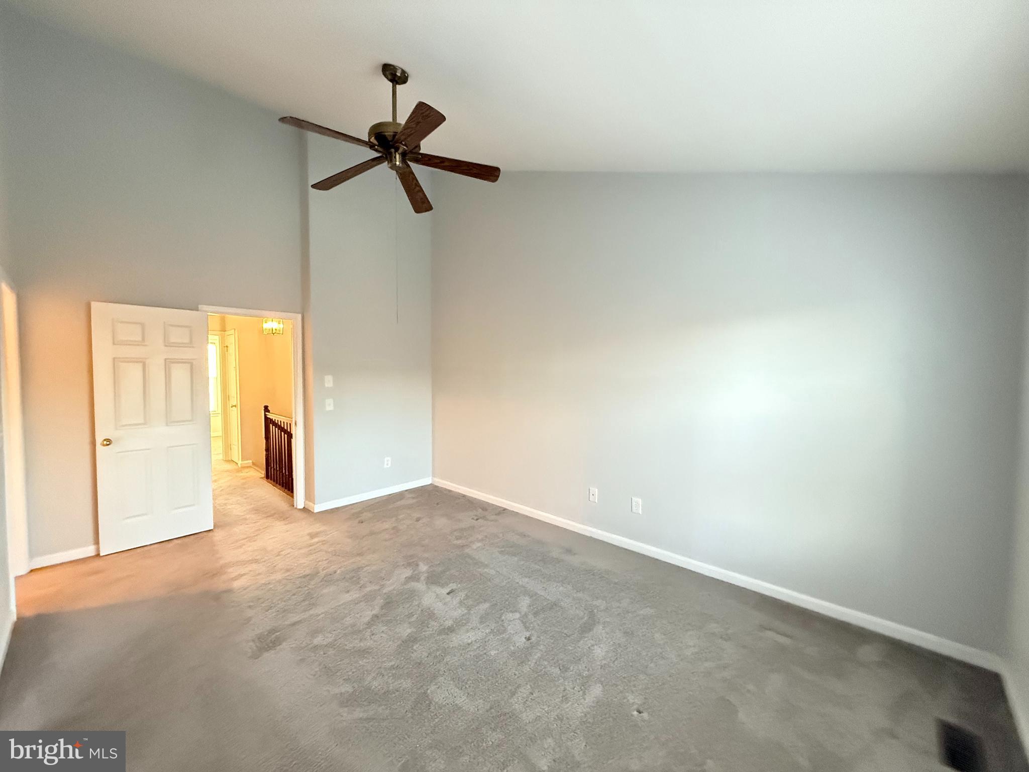 ASHBURN FARM - Residential Lease