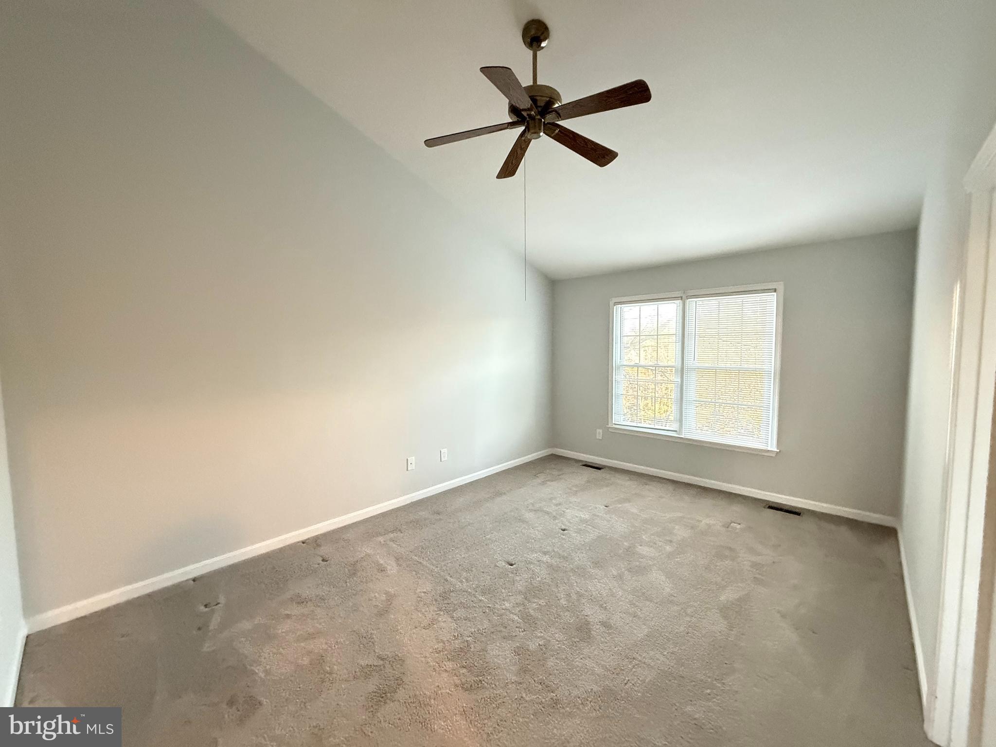 ASHBURN FARM - Residential Lease