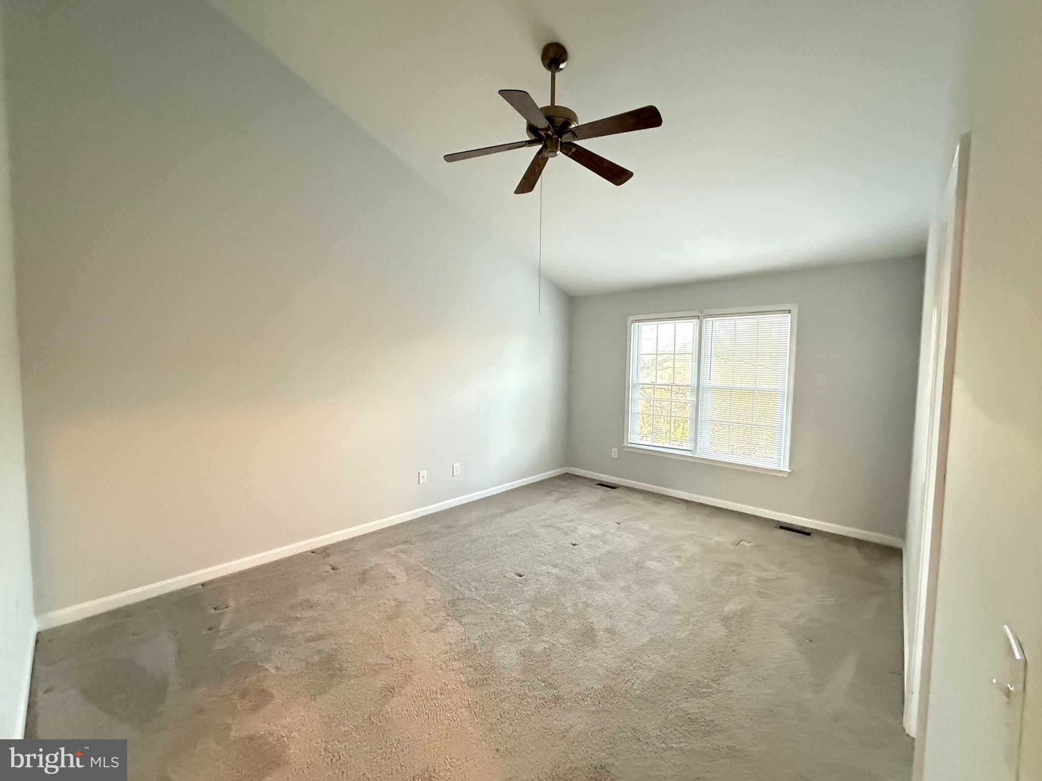 ASHBURN FARM - Residential Lease