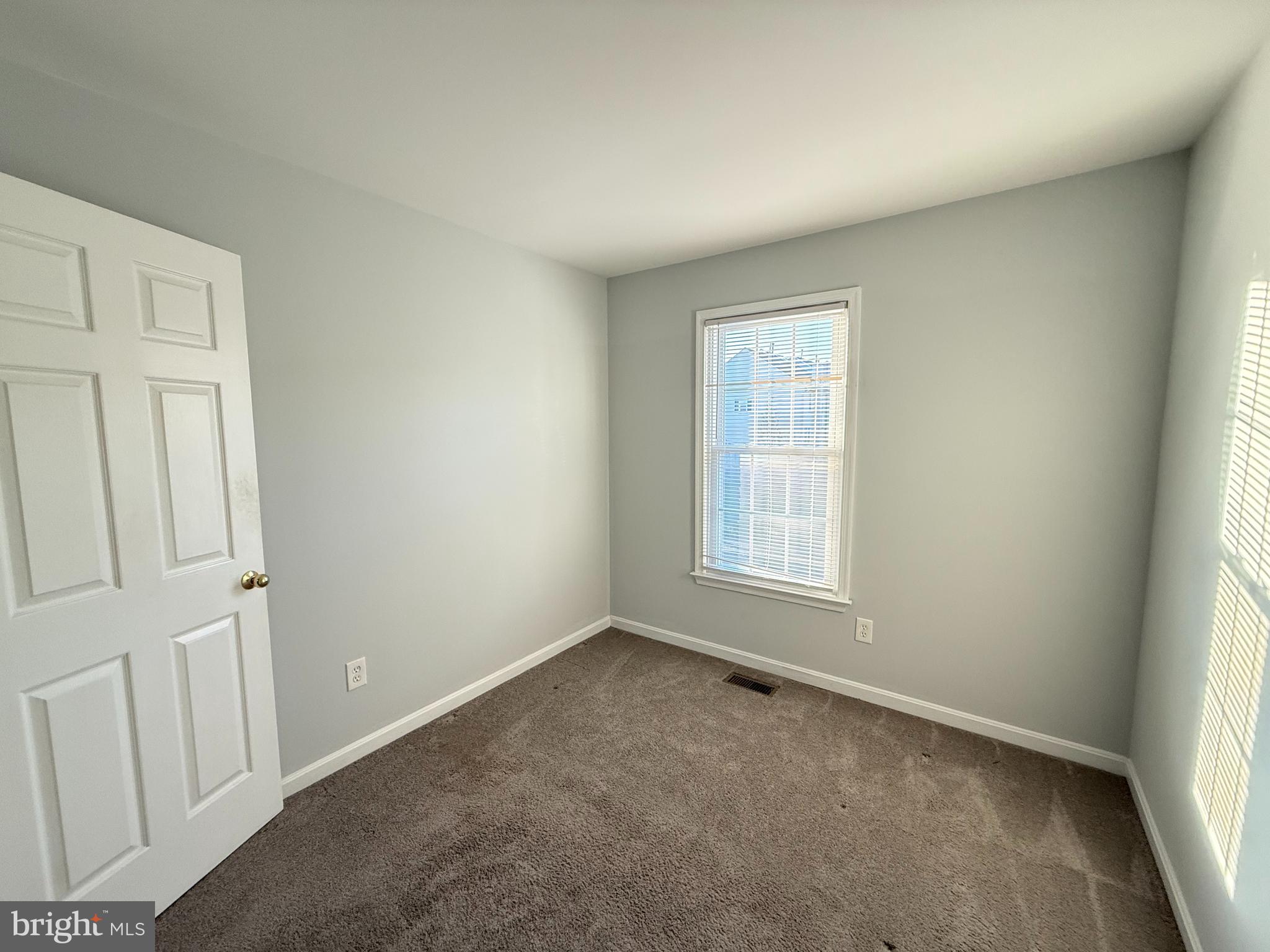 ASHBURN FARM - Residential Lease