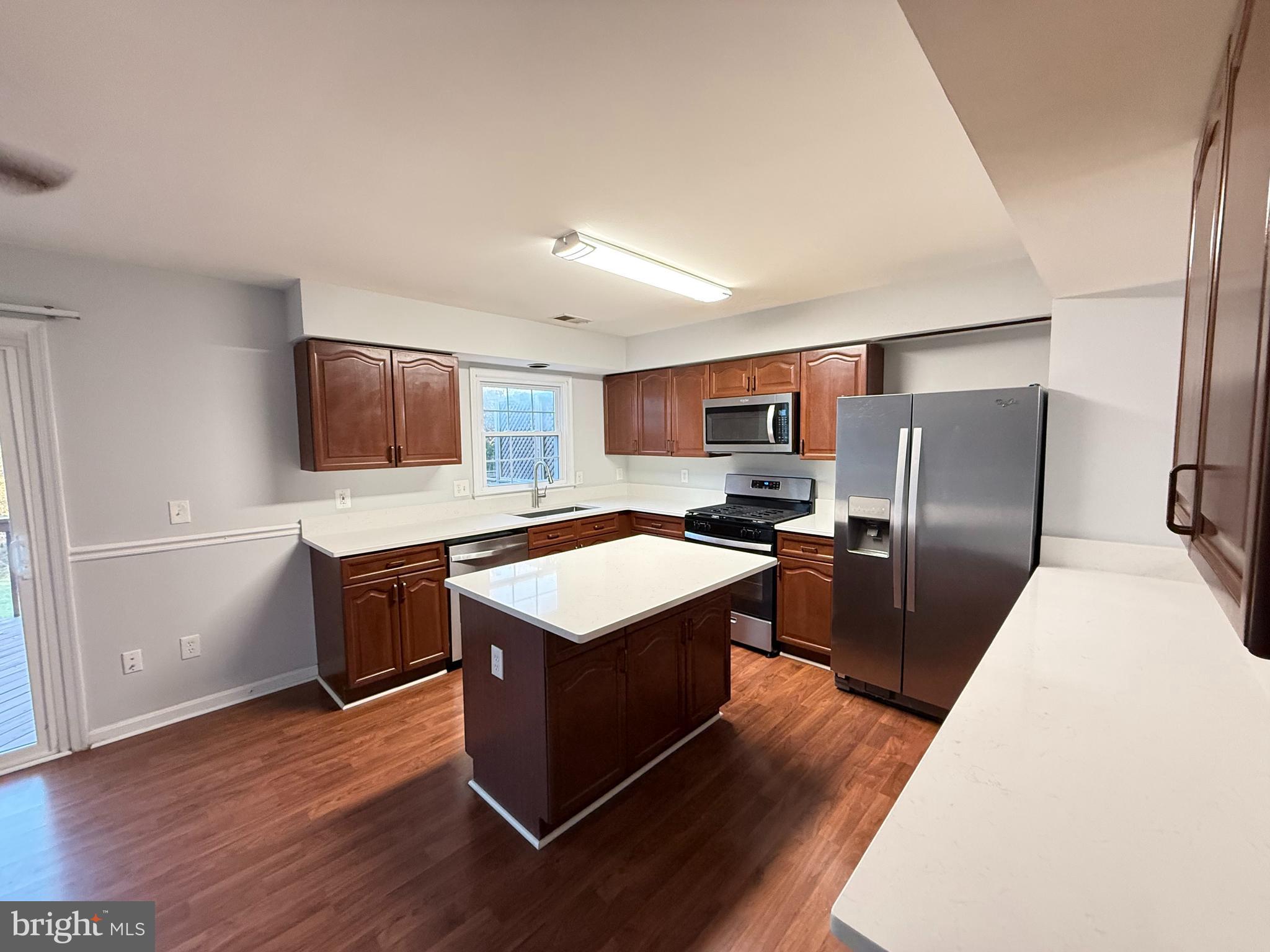 ASHBURN FARM - Residential Lease