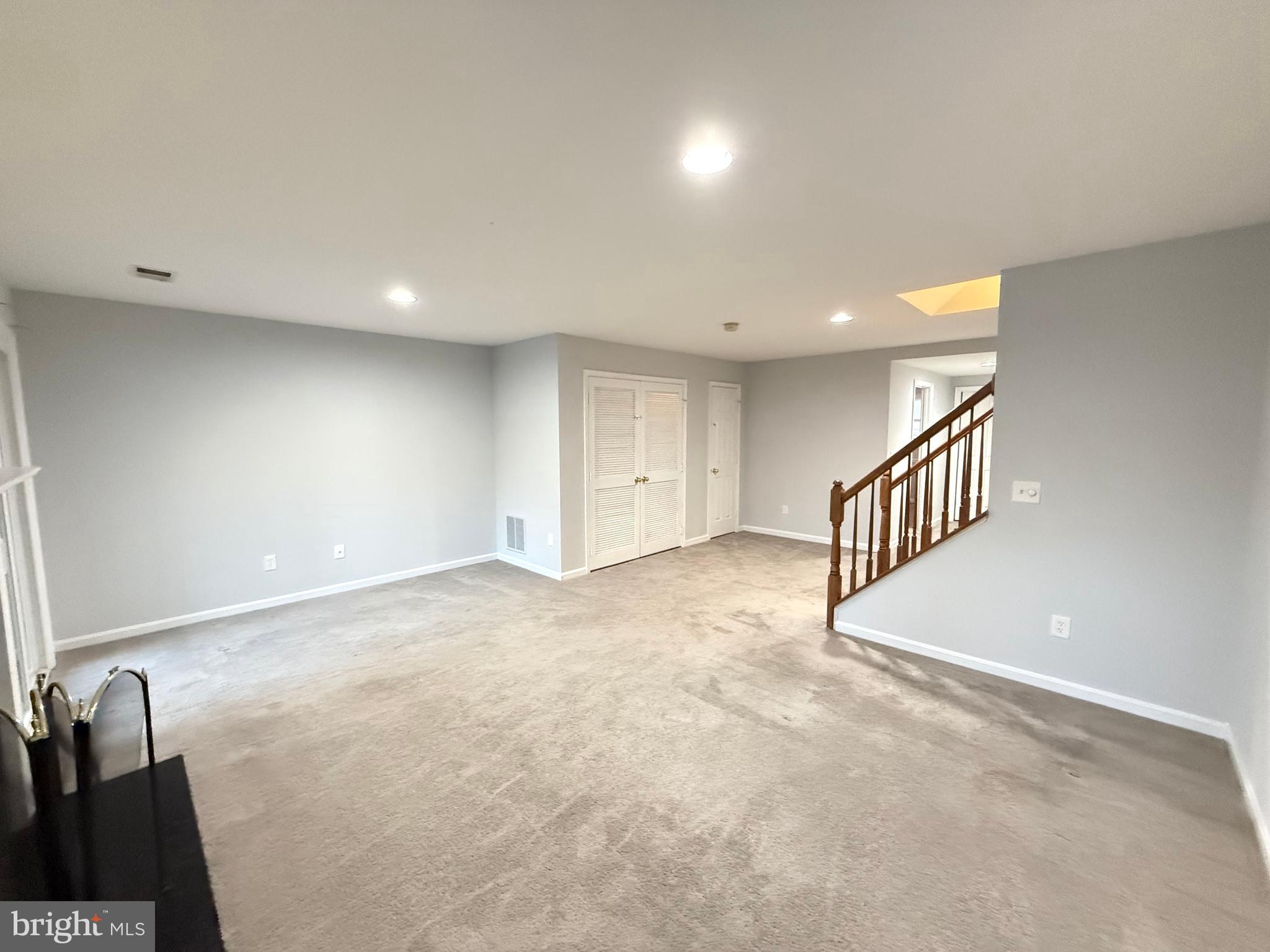 ASHBURN FARM - Residential Lease