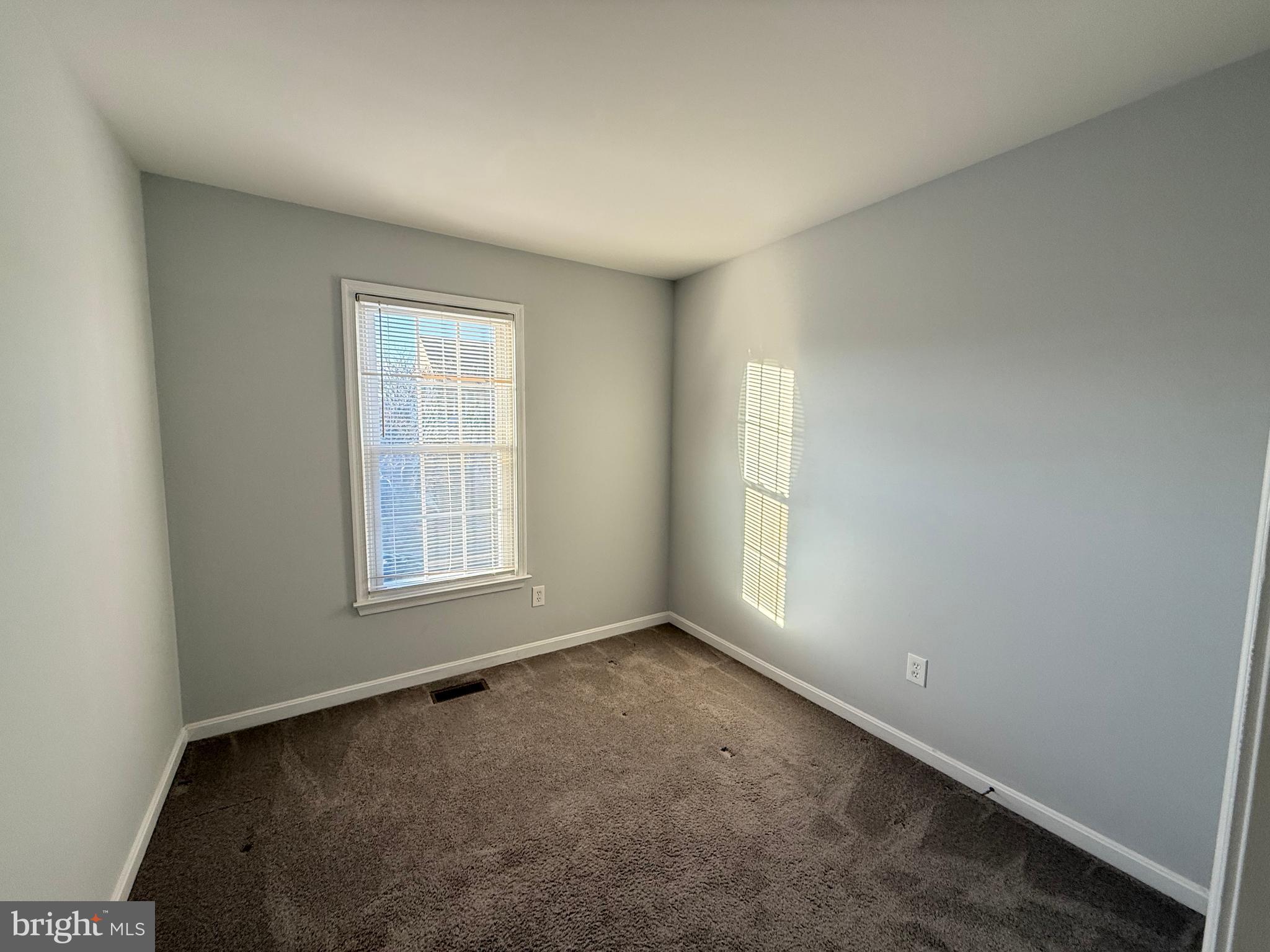 ASHBURN FARM - Residential Lease