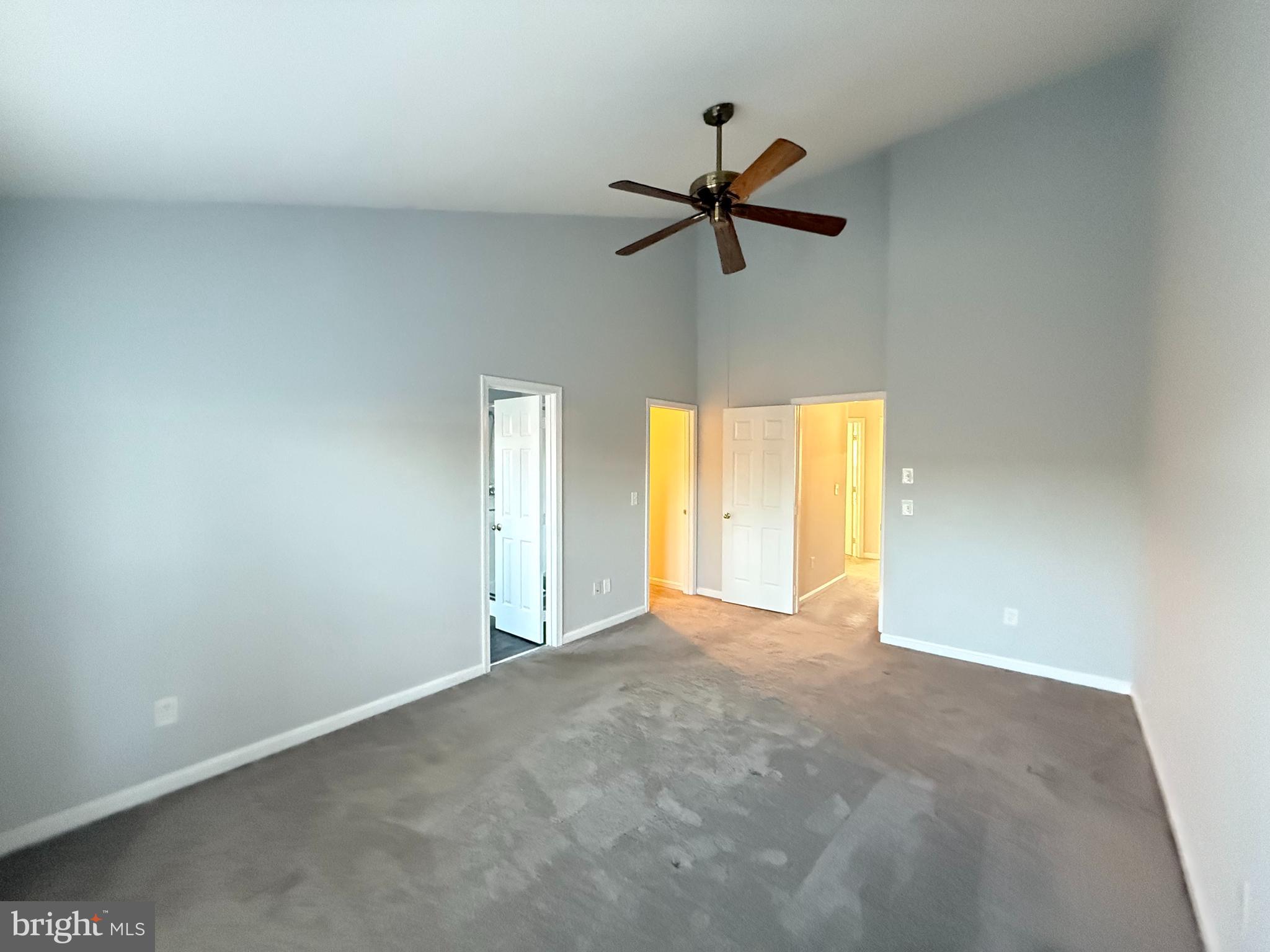 ASHBURN FARM - Residential Lease