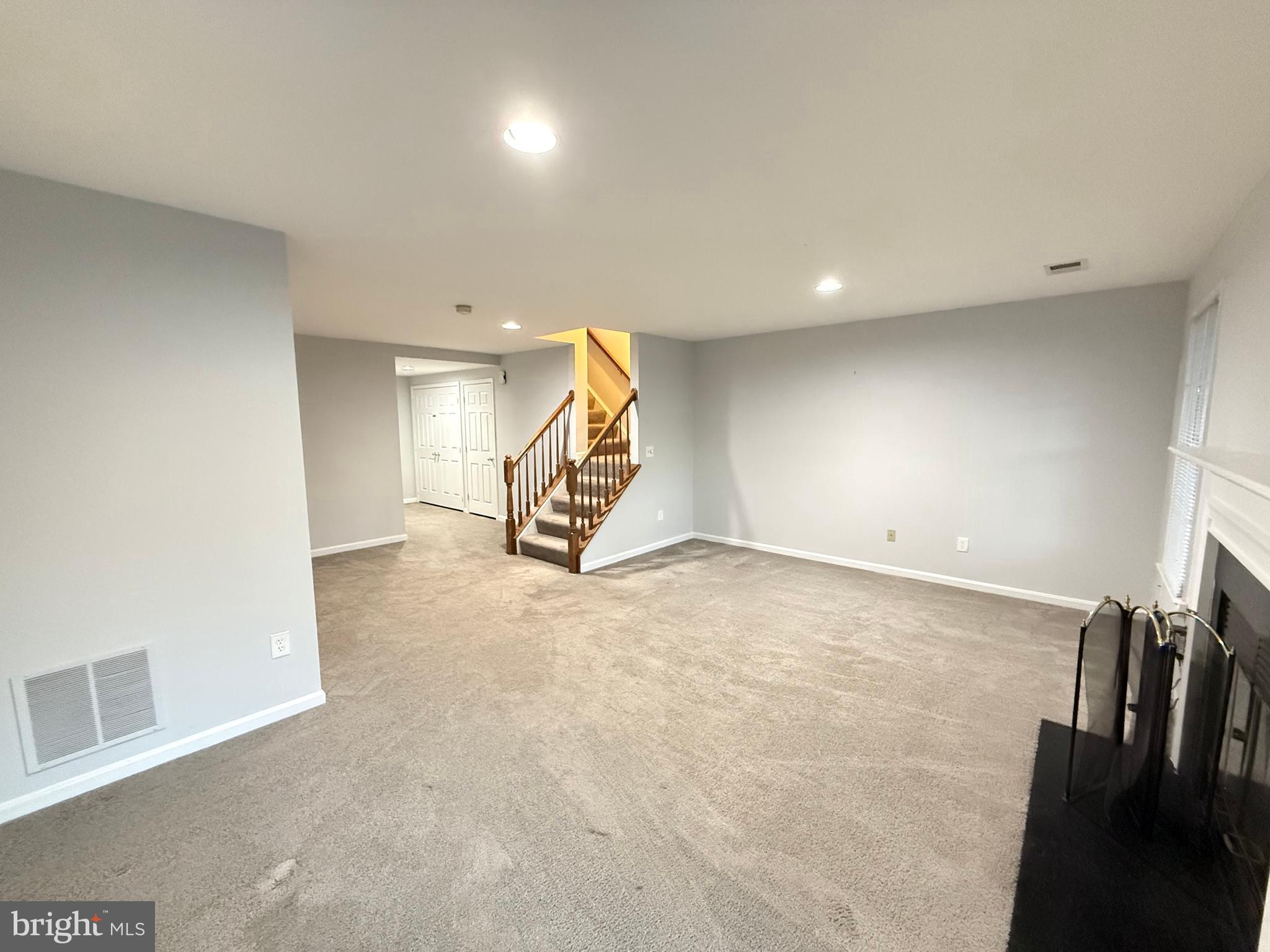 ASHBURN FARM - Residential Lease