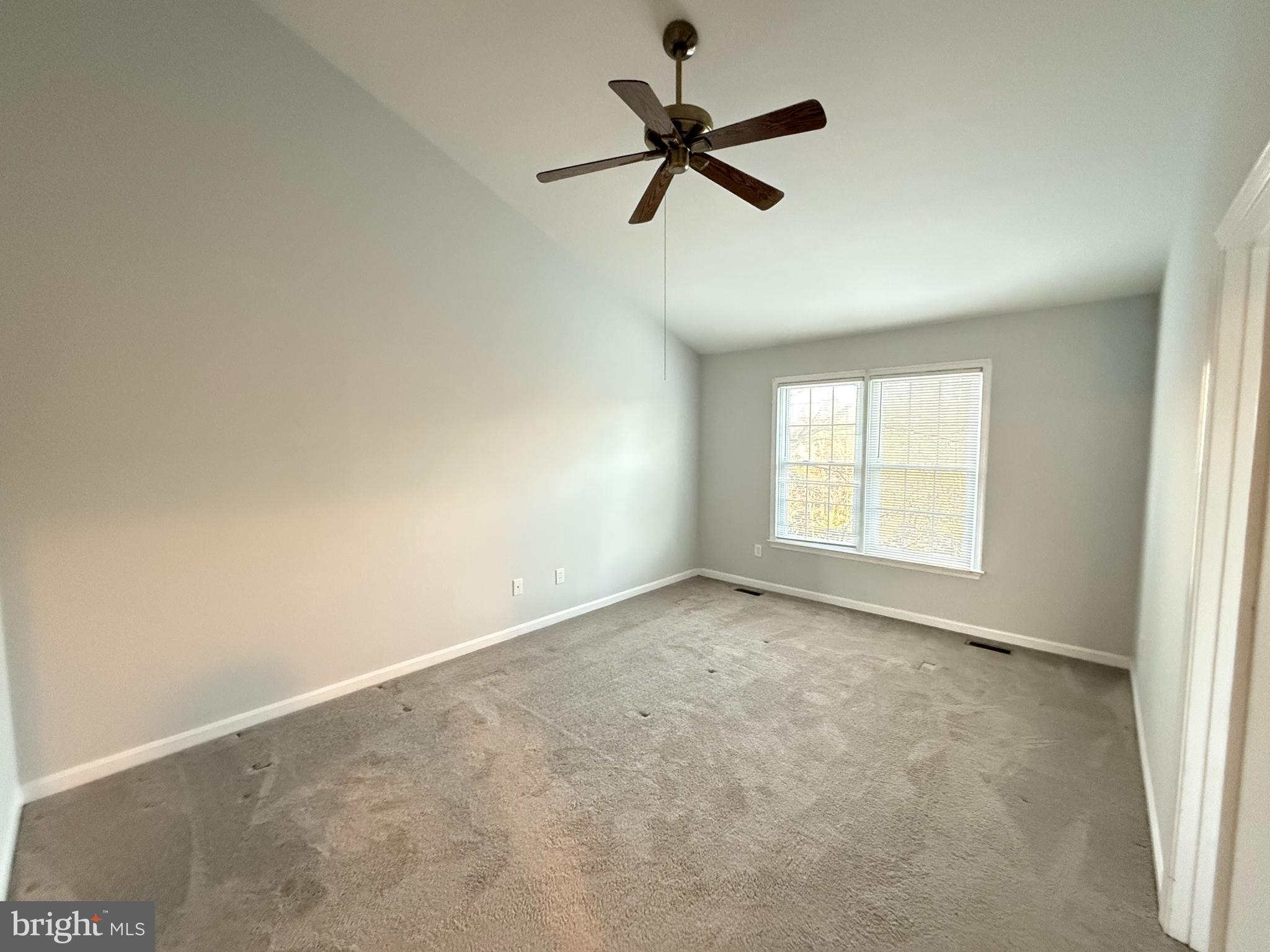 ASHBURN FARM - Residential Lease