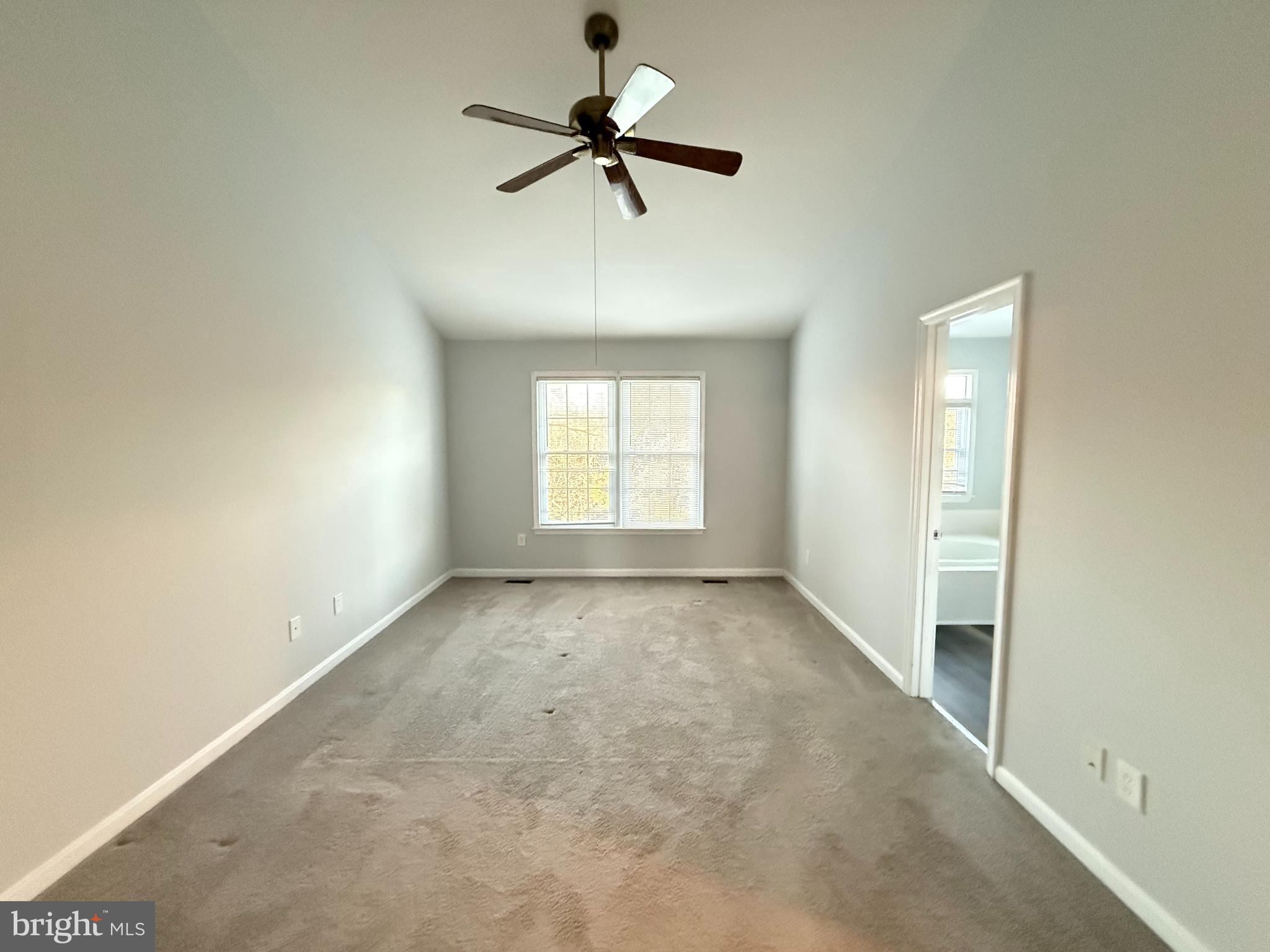 ASHBURN FARM - Residential Lease