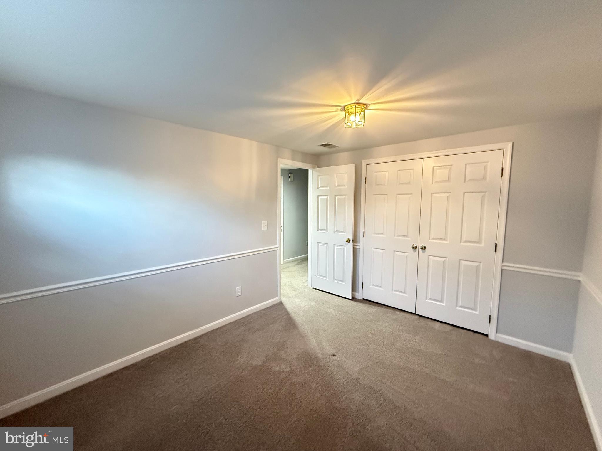 ASHBURN FARM - Residential Lease