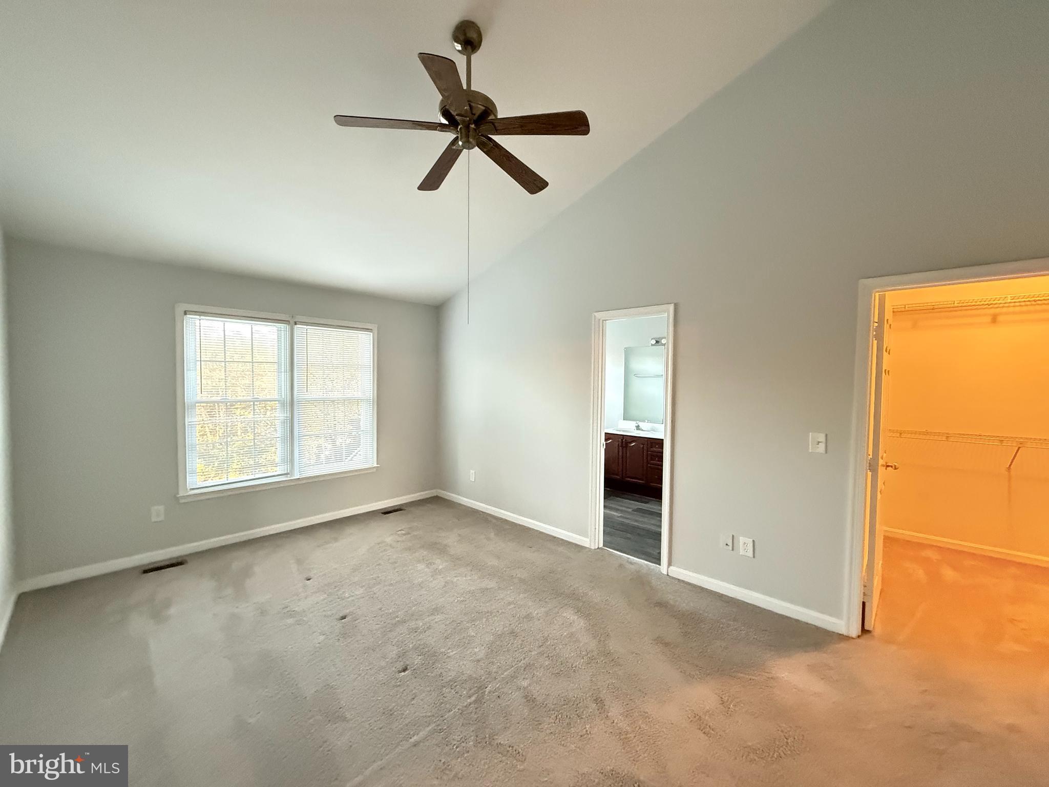 ASHBURN FARM - Residential Lease