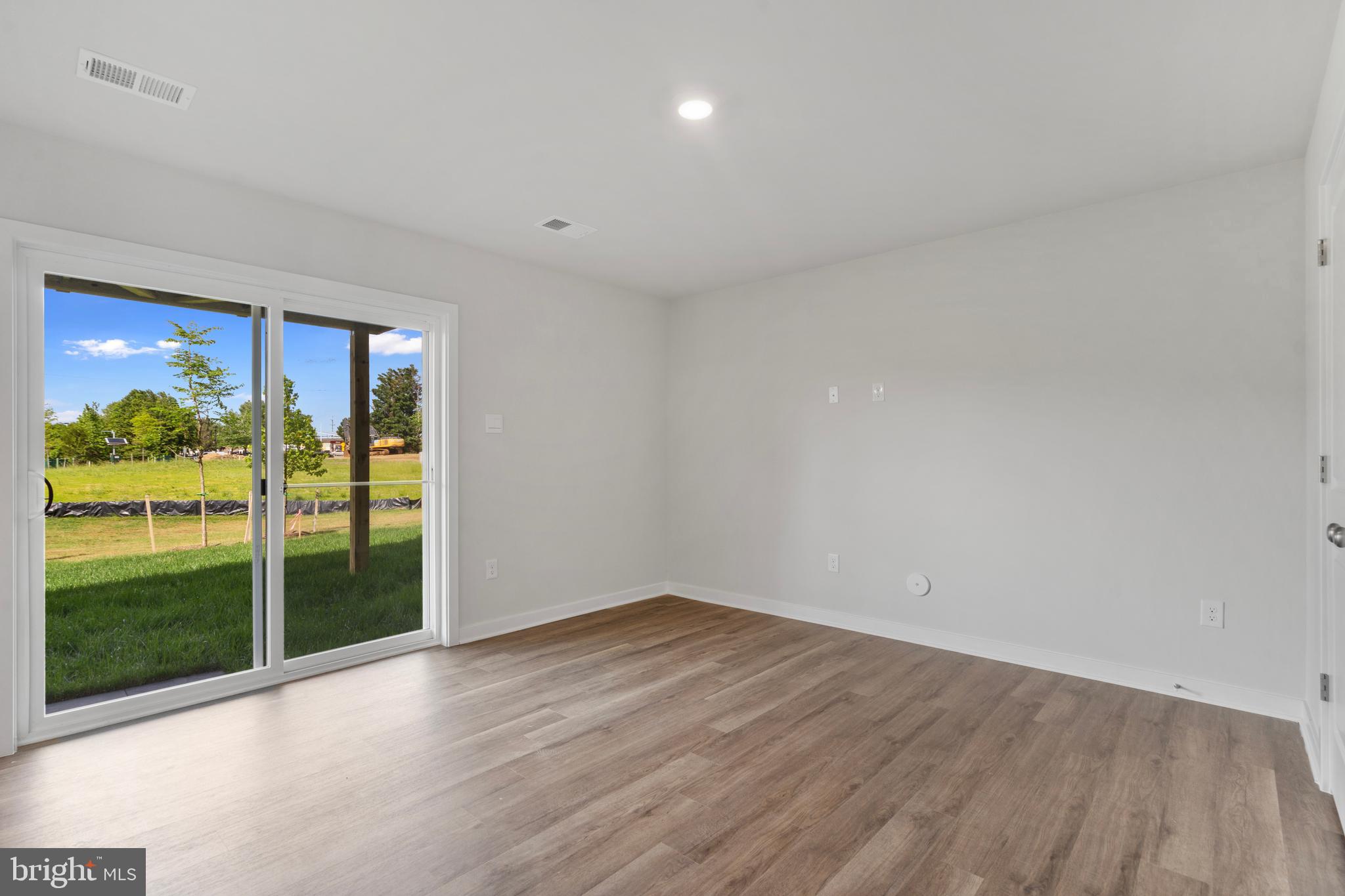 SPRING HILLS - Residential Lease