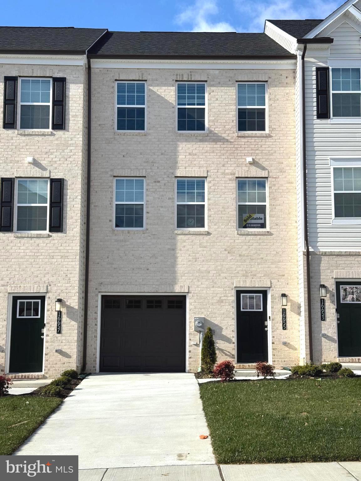 SPRING HILLS - Residential Lease