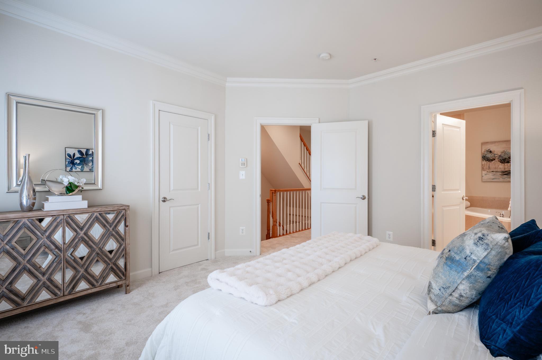 CHATHAM SQUARE - Residential