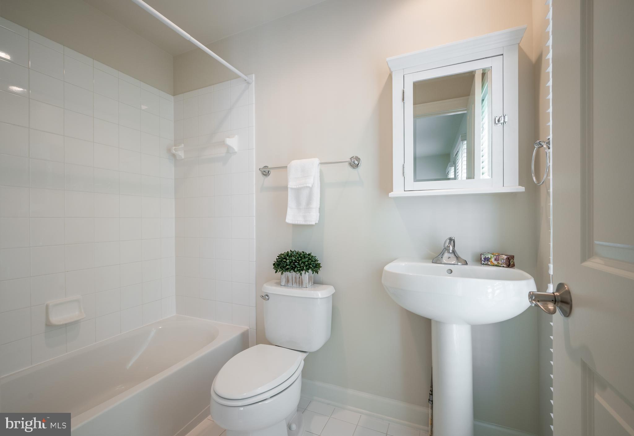 CHATHAM SQUARE - Residential