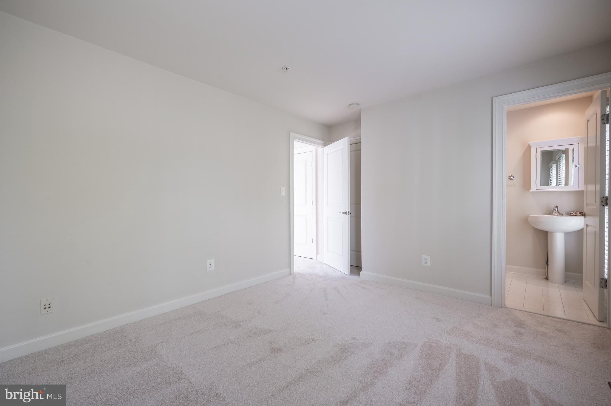 CHATHAM SQUARE - Residential