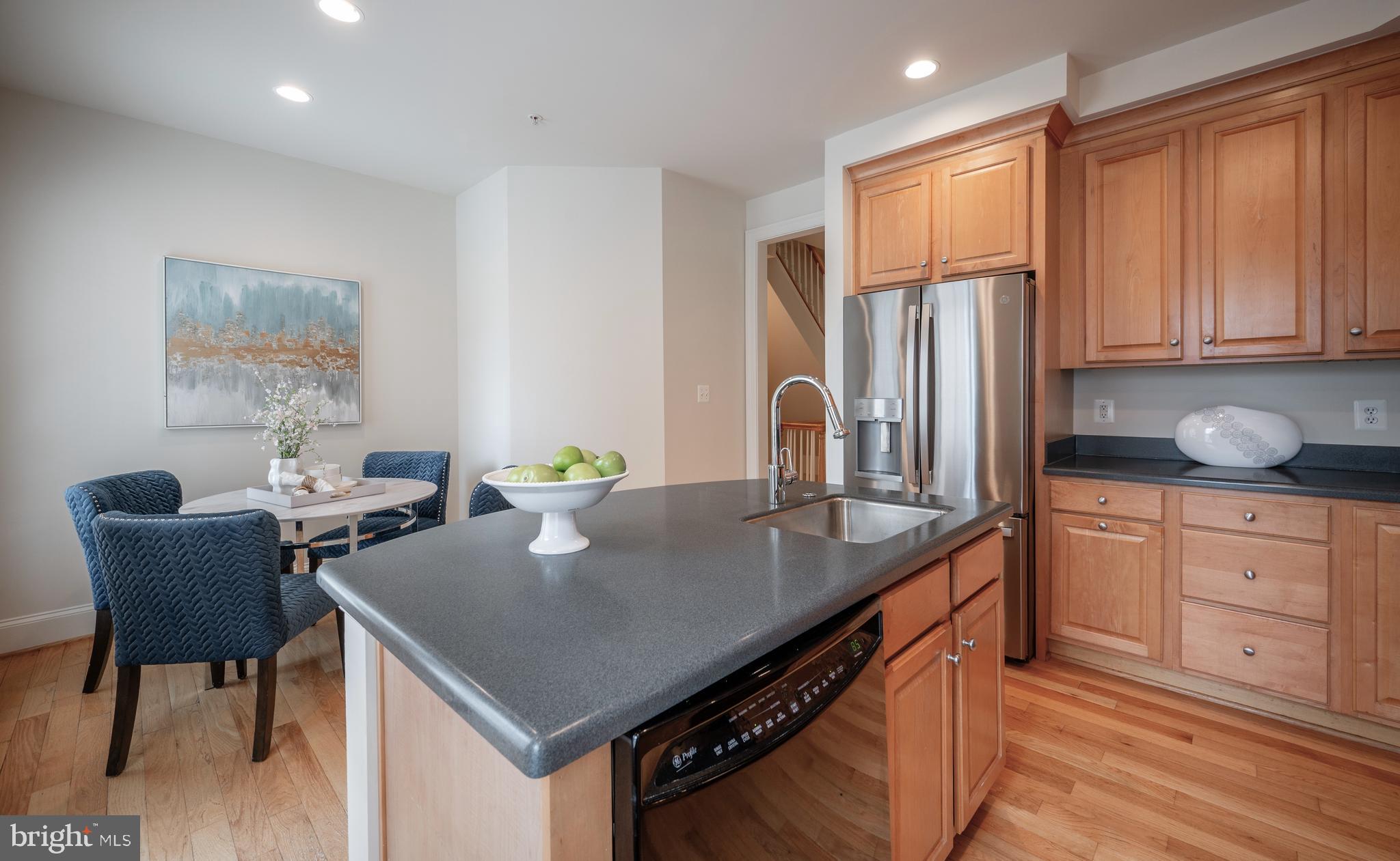 CHATHAM SQUARE - Residential