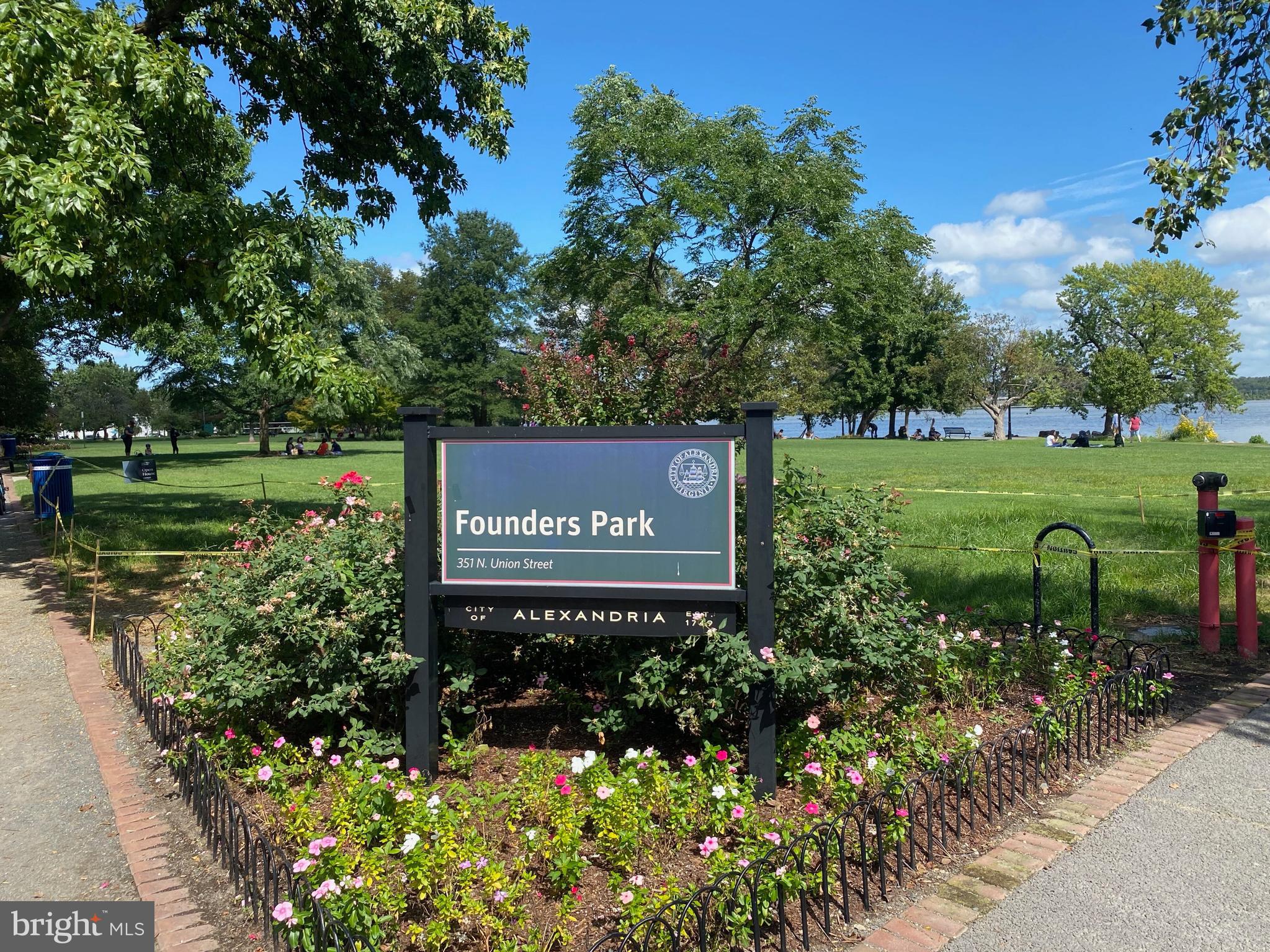 CHATHAM SQUARE - Residential